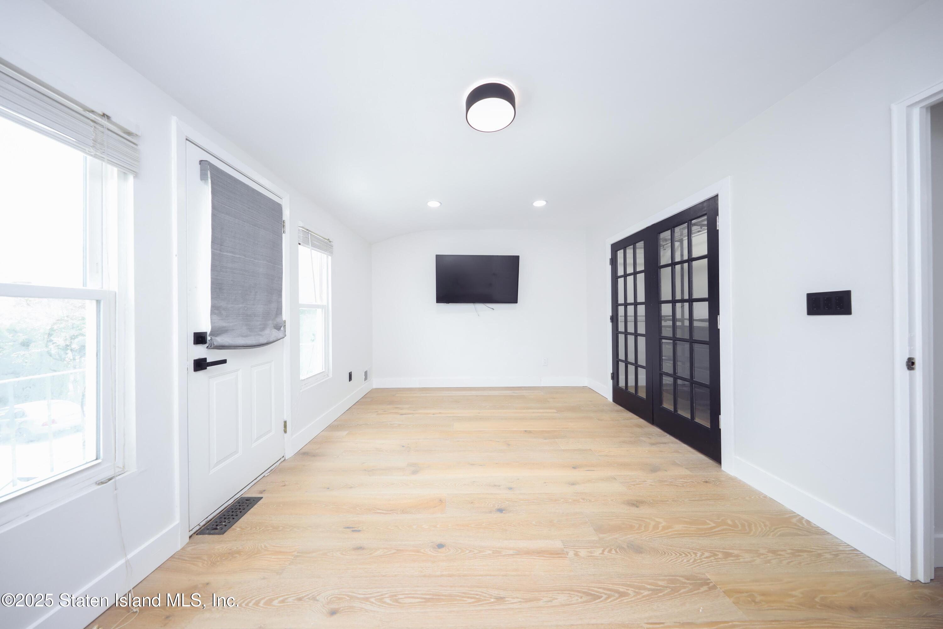542 Golf View Court, Staten Island, NY, 10314 image 13