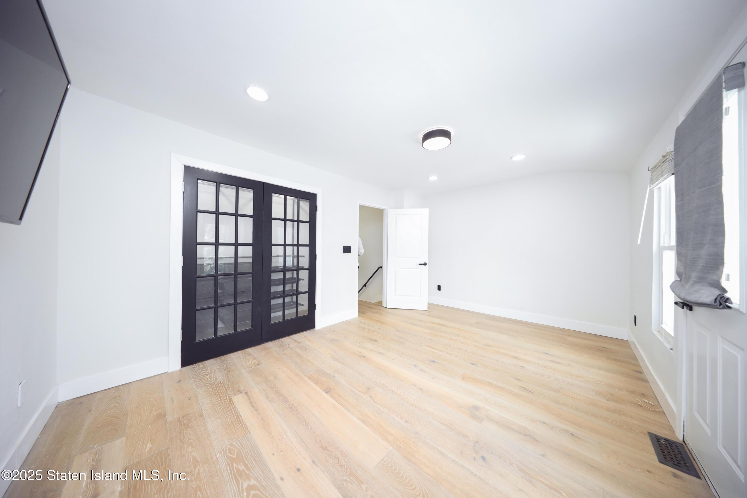 542 Golf View Court, Staten Island, NY, 10314 image 16