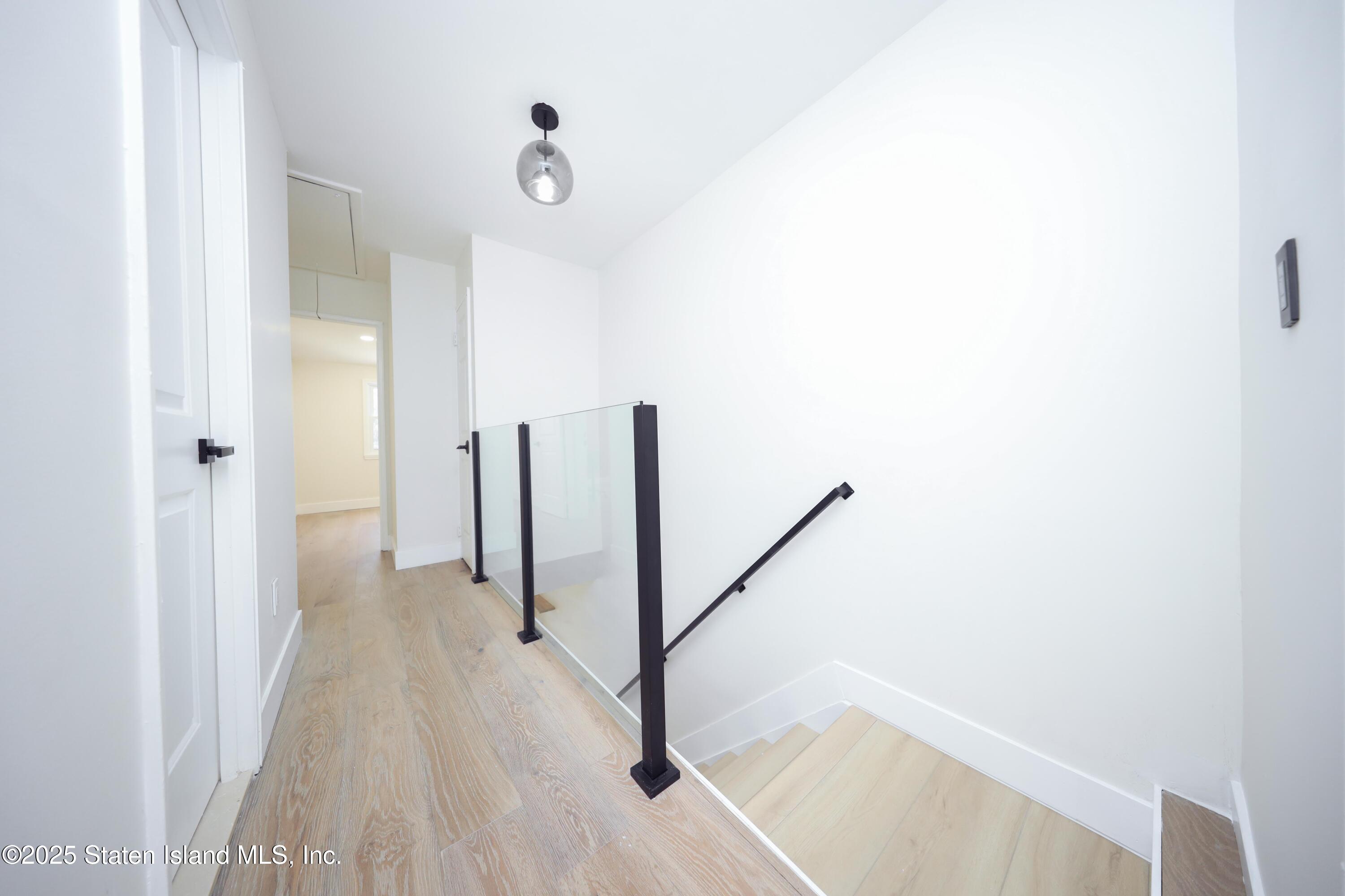 542 Golf View Court, Staten Island, NY, 10314 image 12