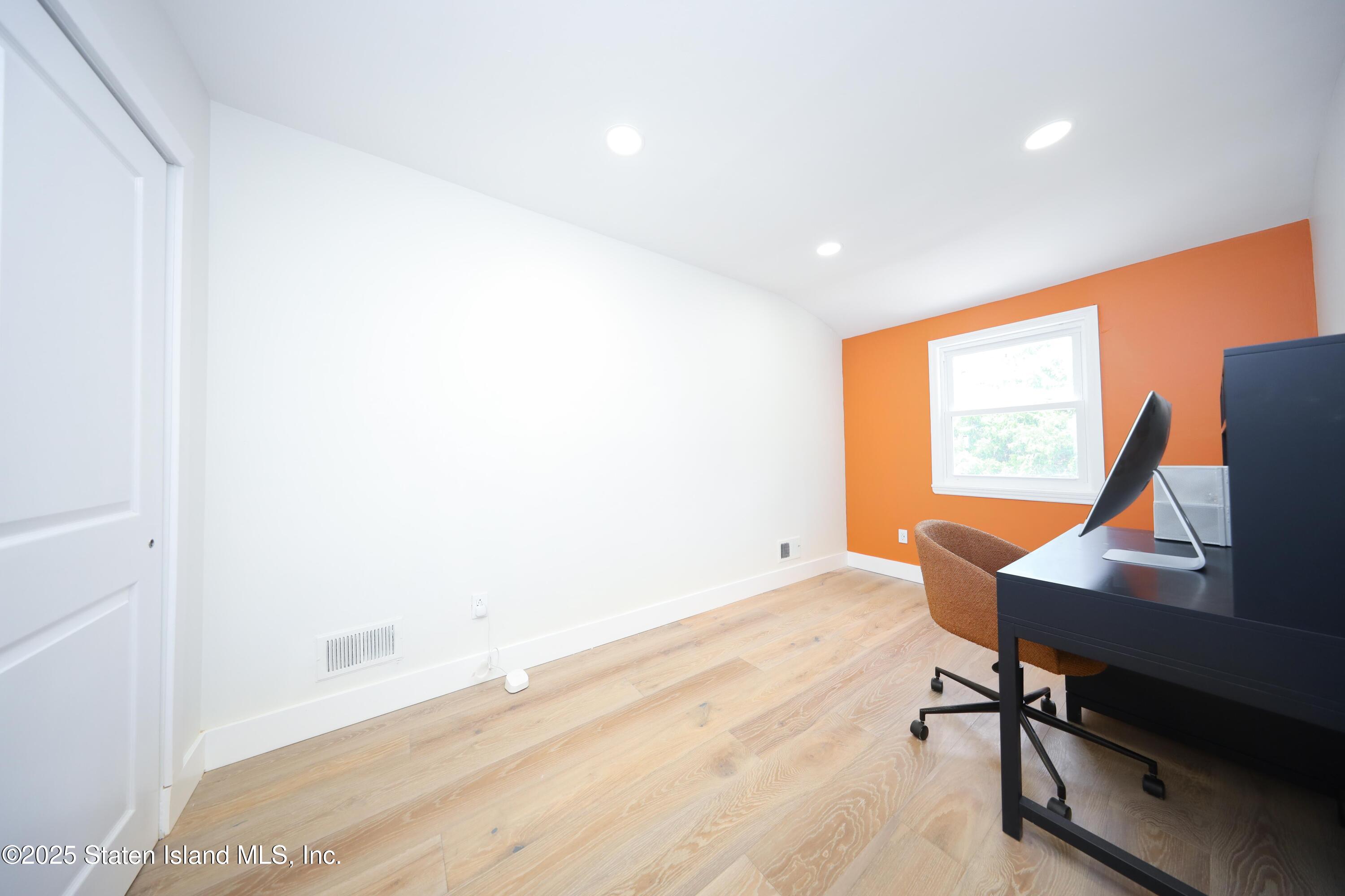 542 Golf View Court, Staten Island, NY, 10314 image 19