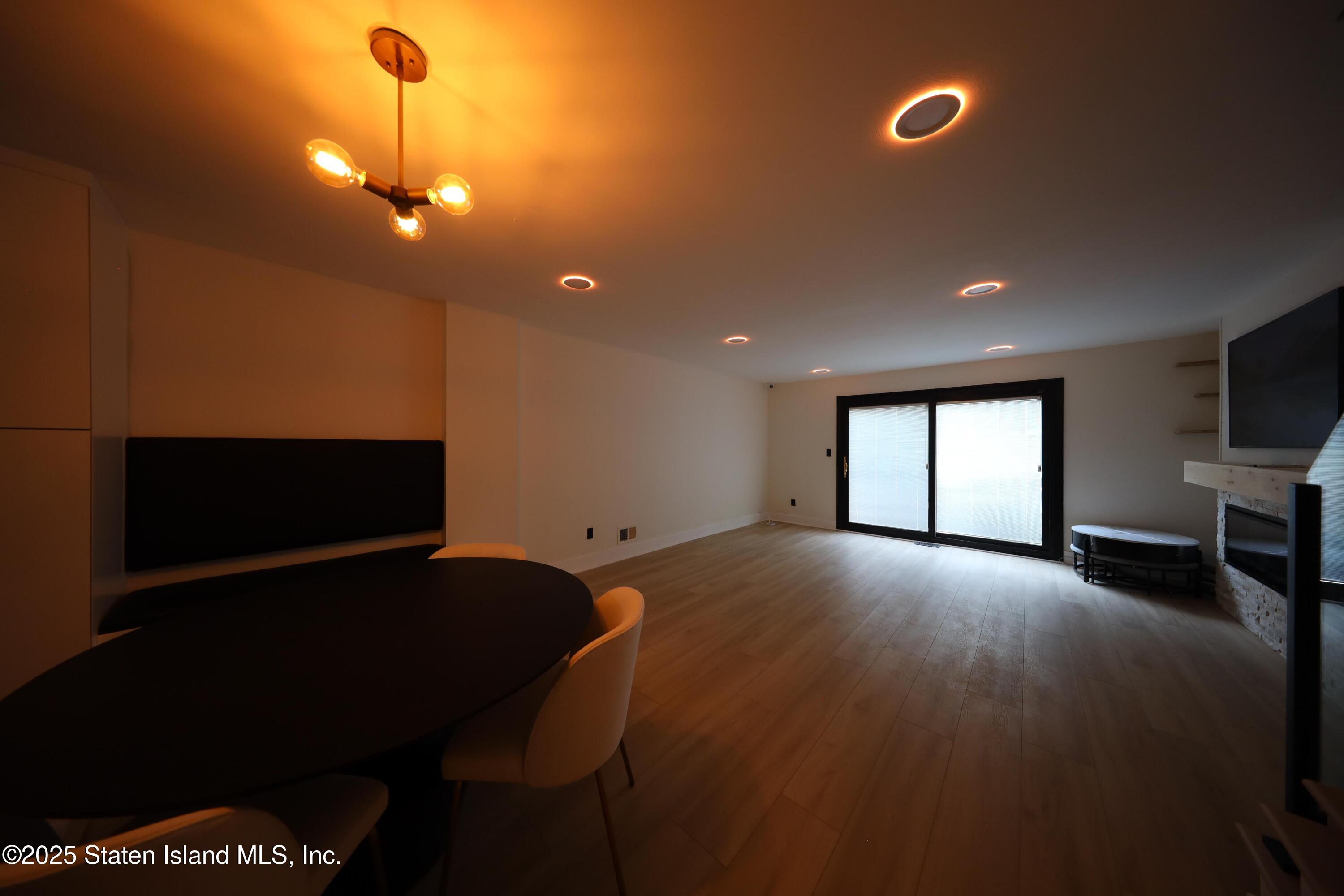 542 Golf View Court, Staten Island, NY, 10314 image 8