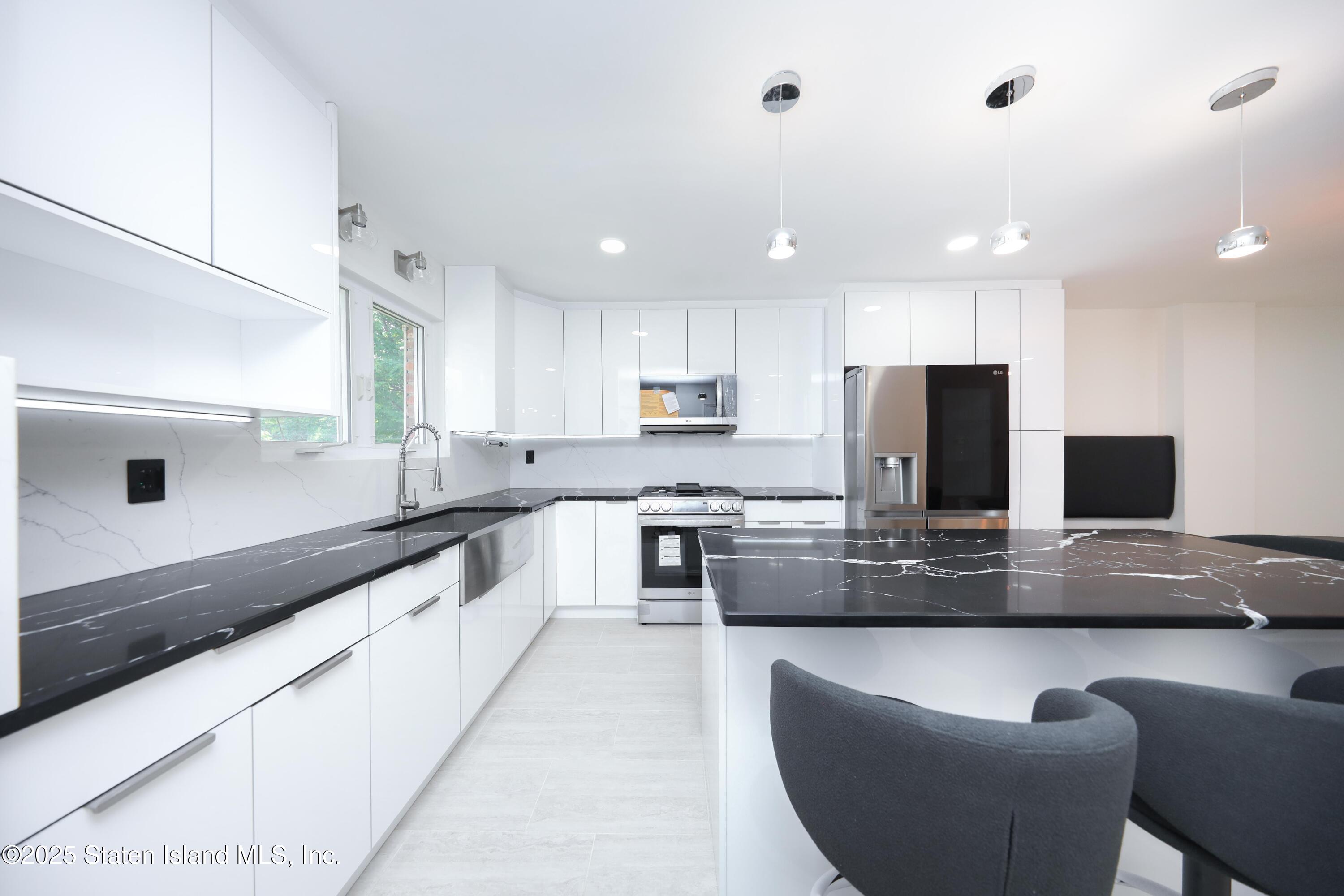 542 Golf View Court, Staten Island, NY, 10314 image 10