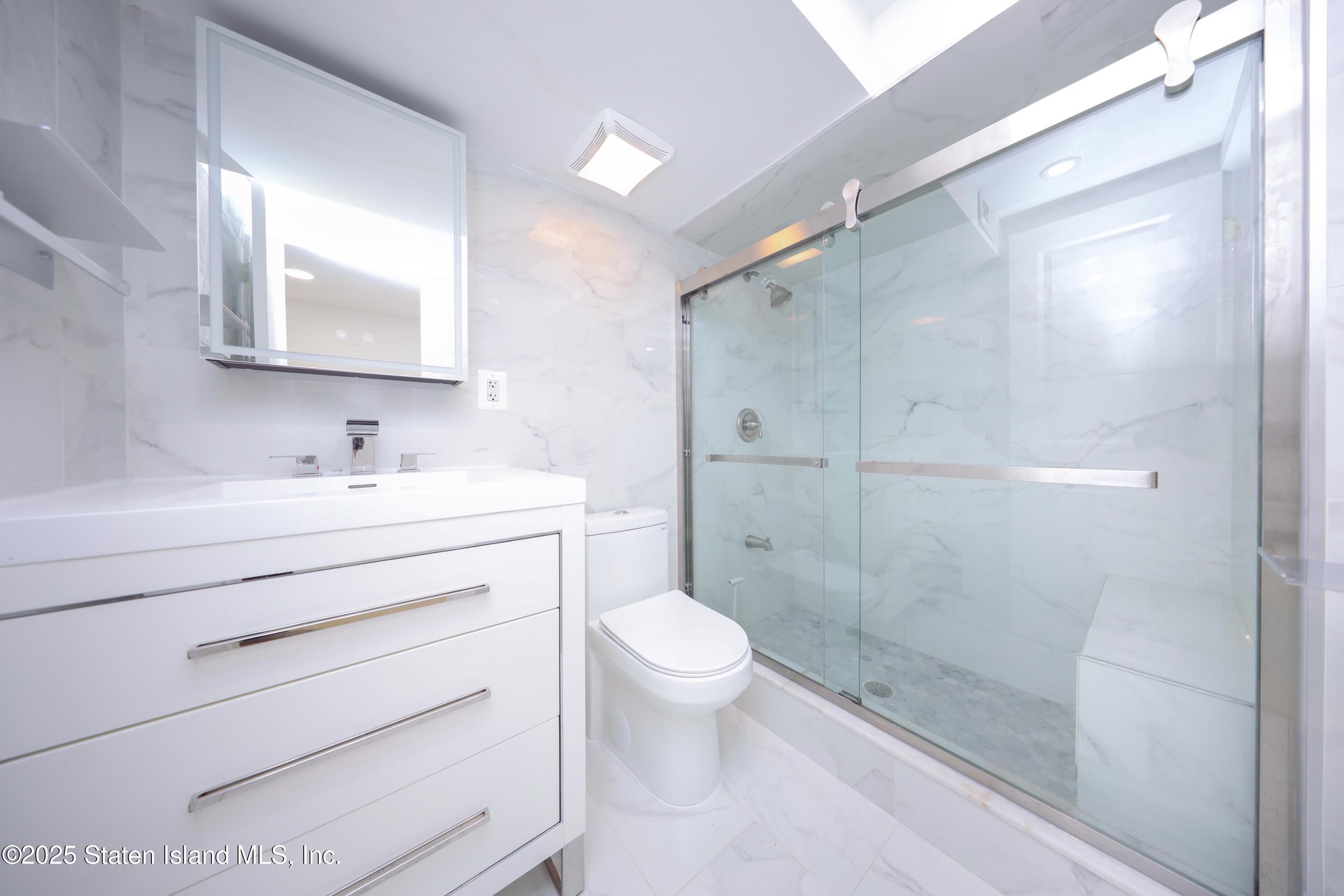 542 Golf View Court, Staten Island, NY, 10314 image 25