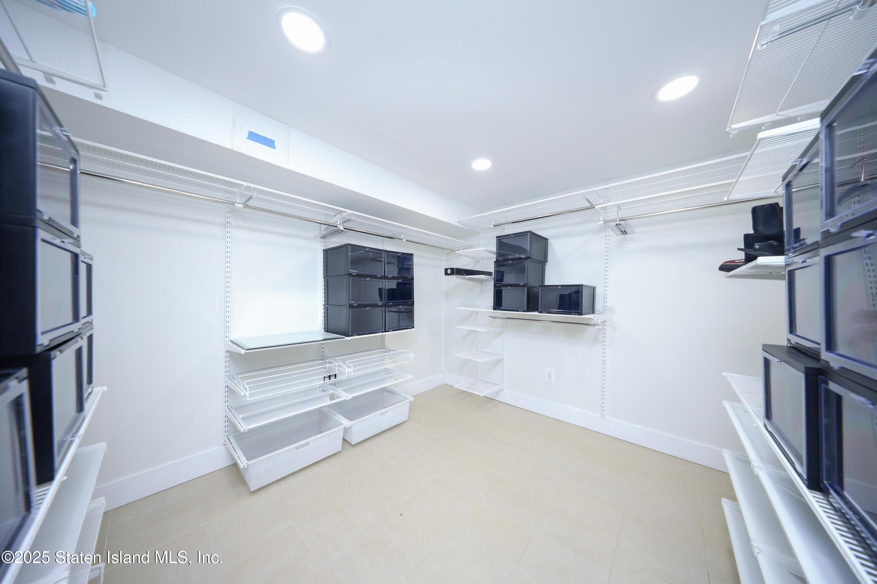 542 Golf View Court, Staten Island, NY, 10314 image 18