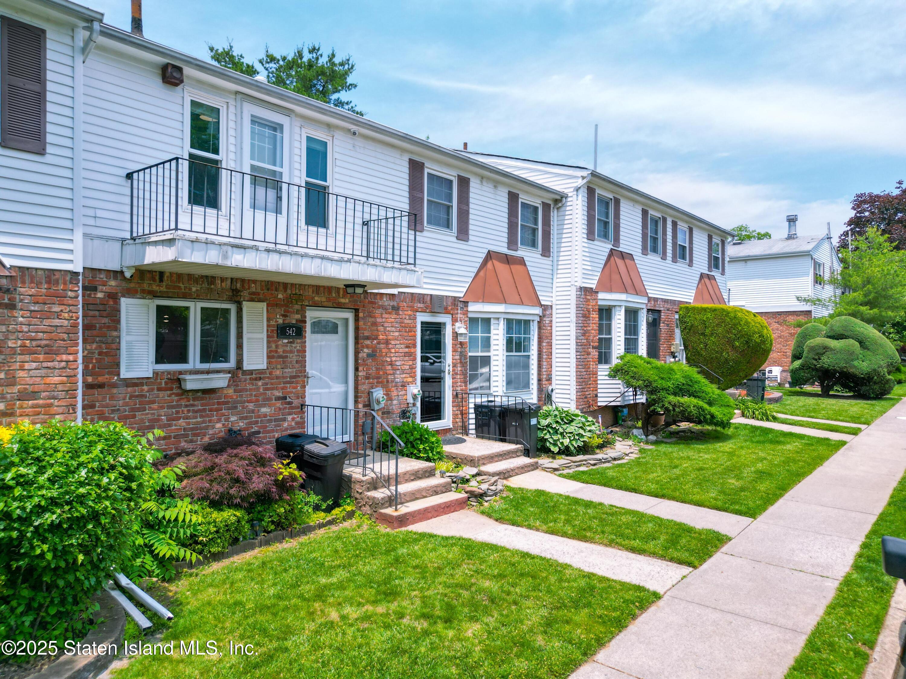 542 Golf View Court, Staten Island, NY, 10314 image 31