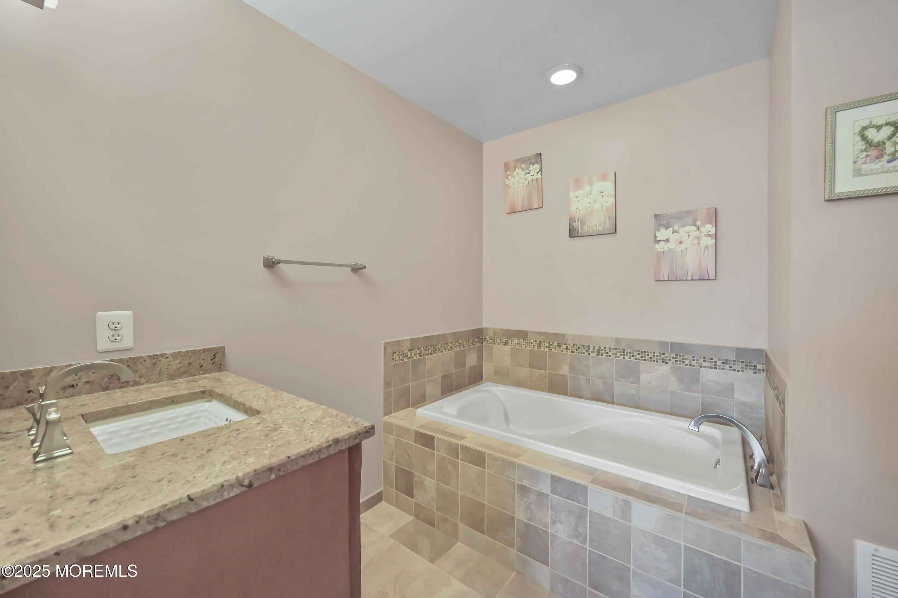 23 Woodpecker Way, Marlboro, NJ, 07746 image 13