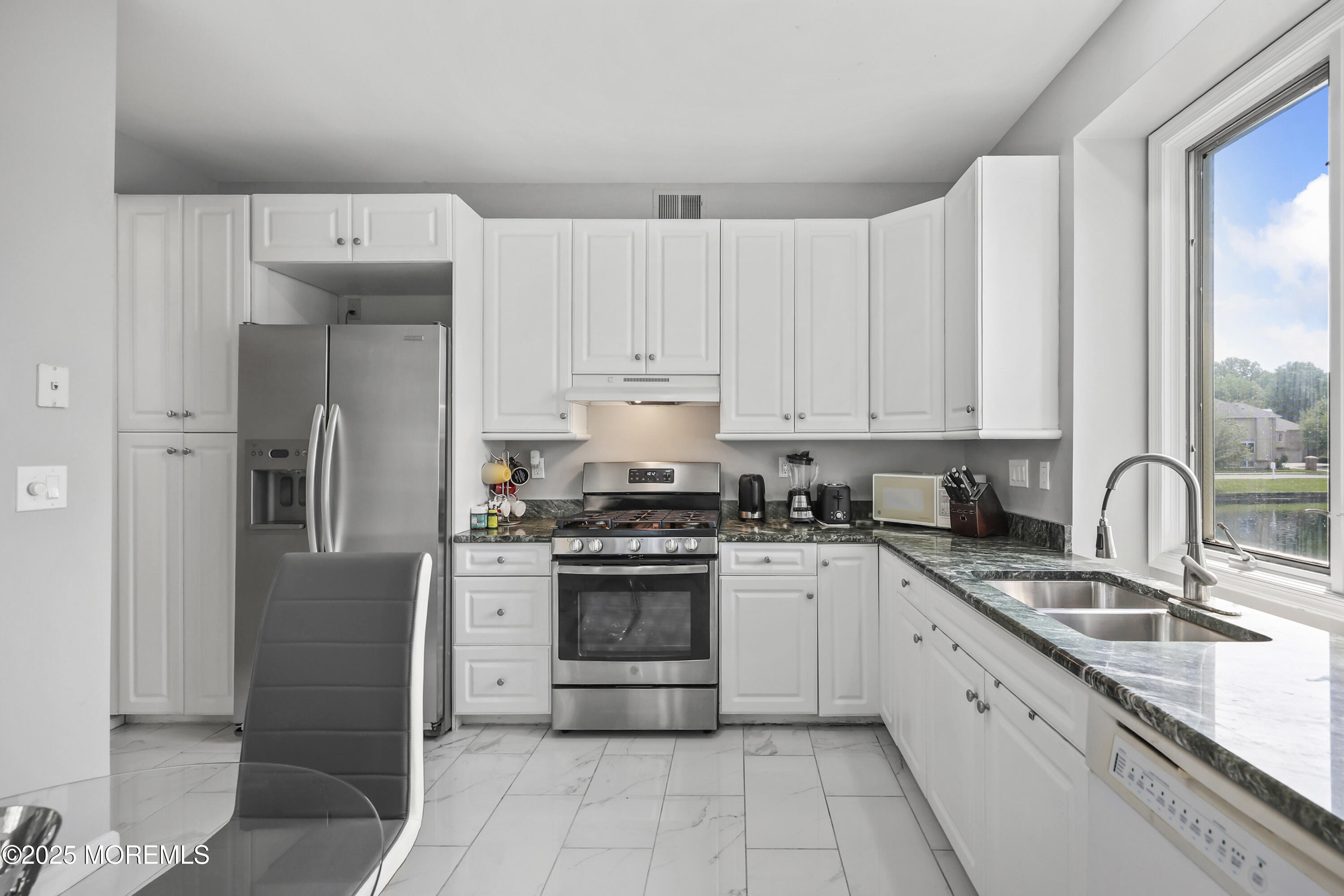 117 Sequoia Woods Court, Holmdel, NJ, 07733 image 13