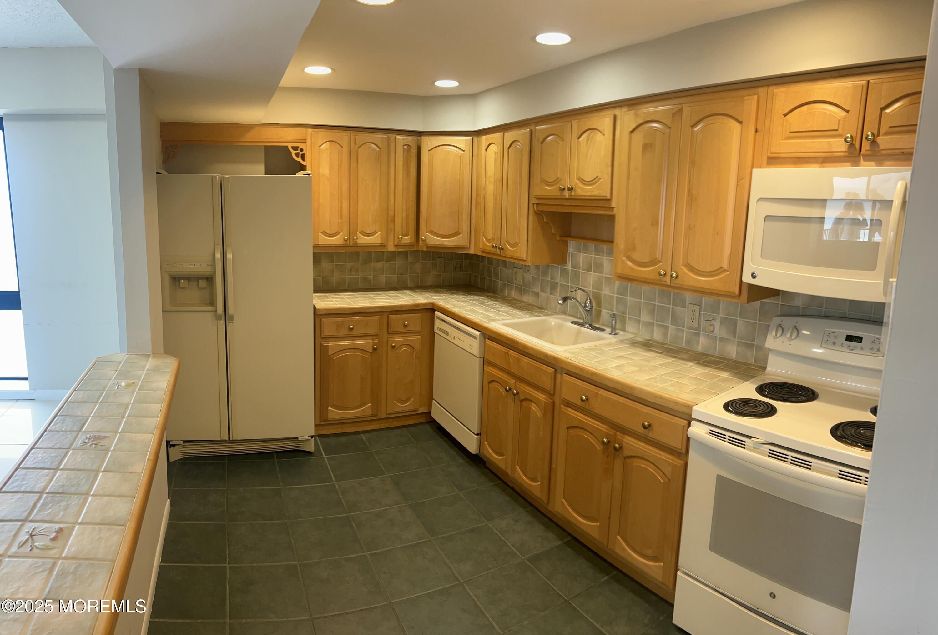 45 Ocean Avenue 8D Image 4
