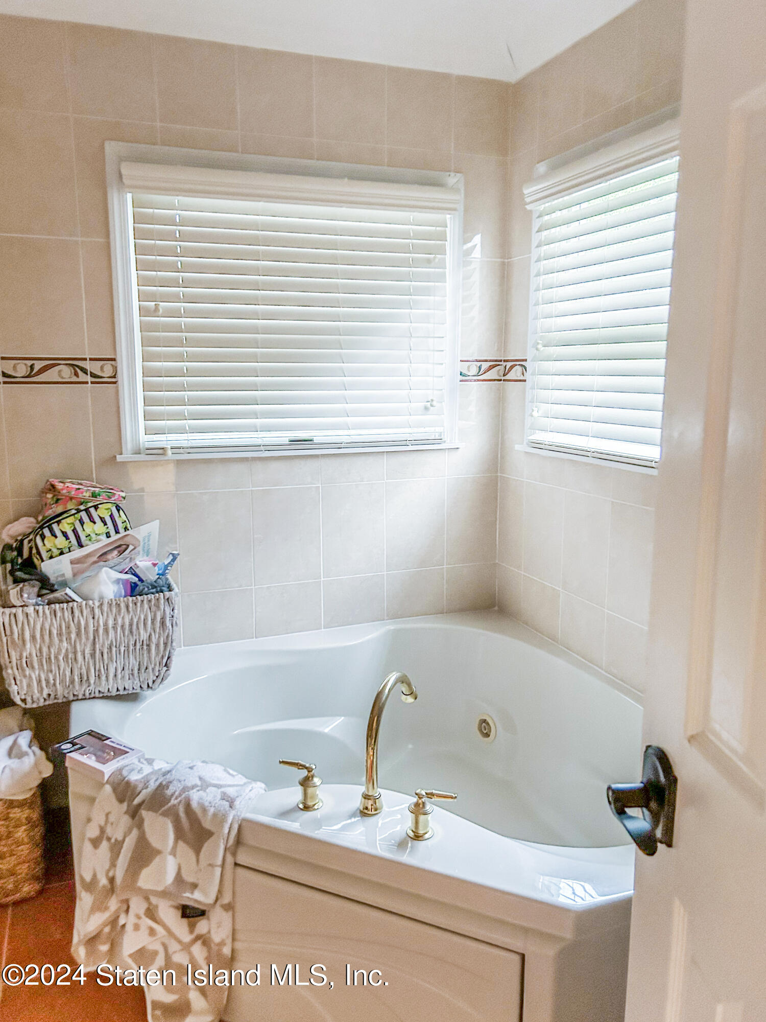 24 Sapphire Court, Staten Island, NY, 10307 image 18