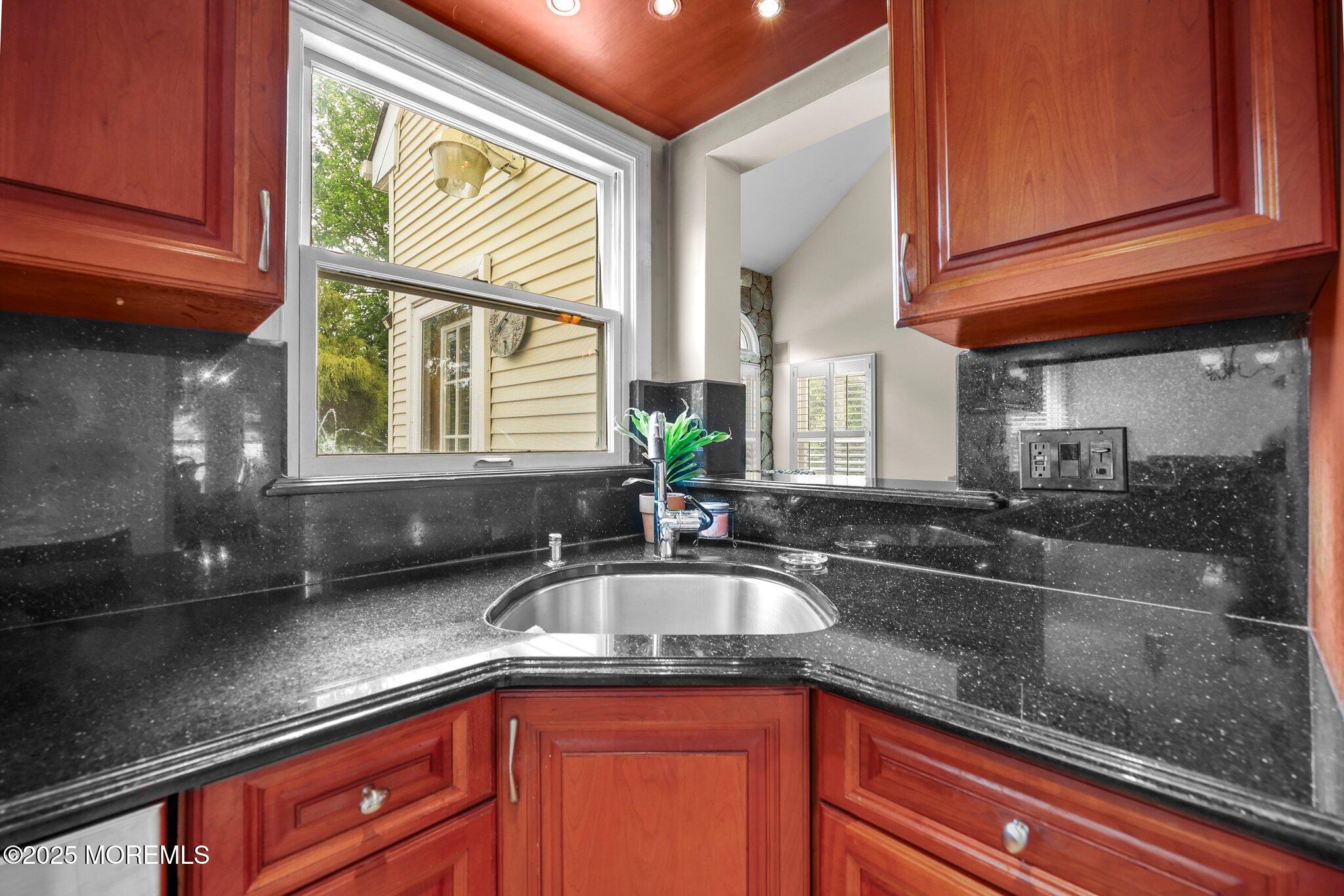 60 Essex Circle, Manalapan, NJ, 07726 image 17