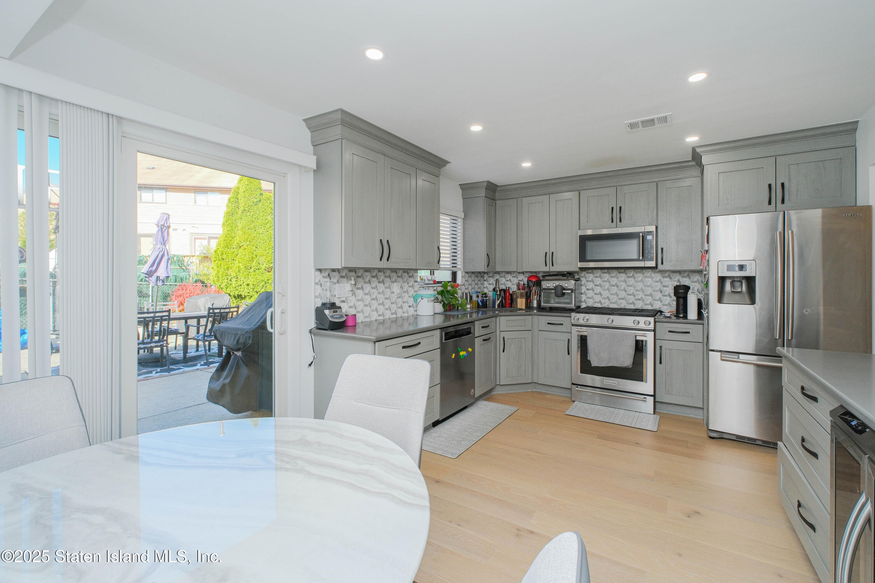 9 Rolling Hill Green, Staten Island, NY, 10312 image 13