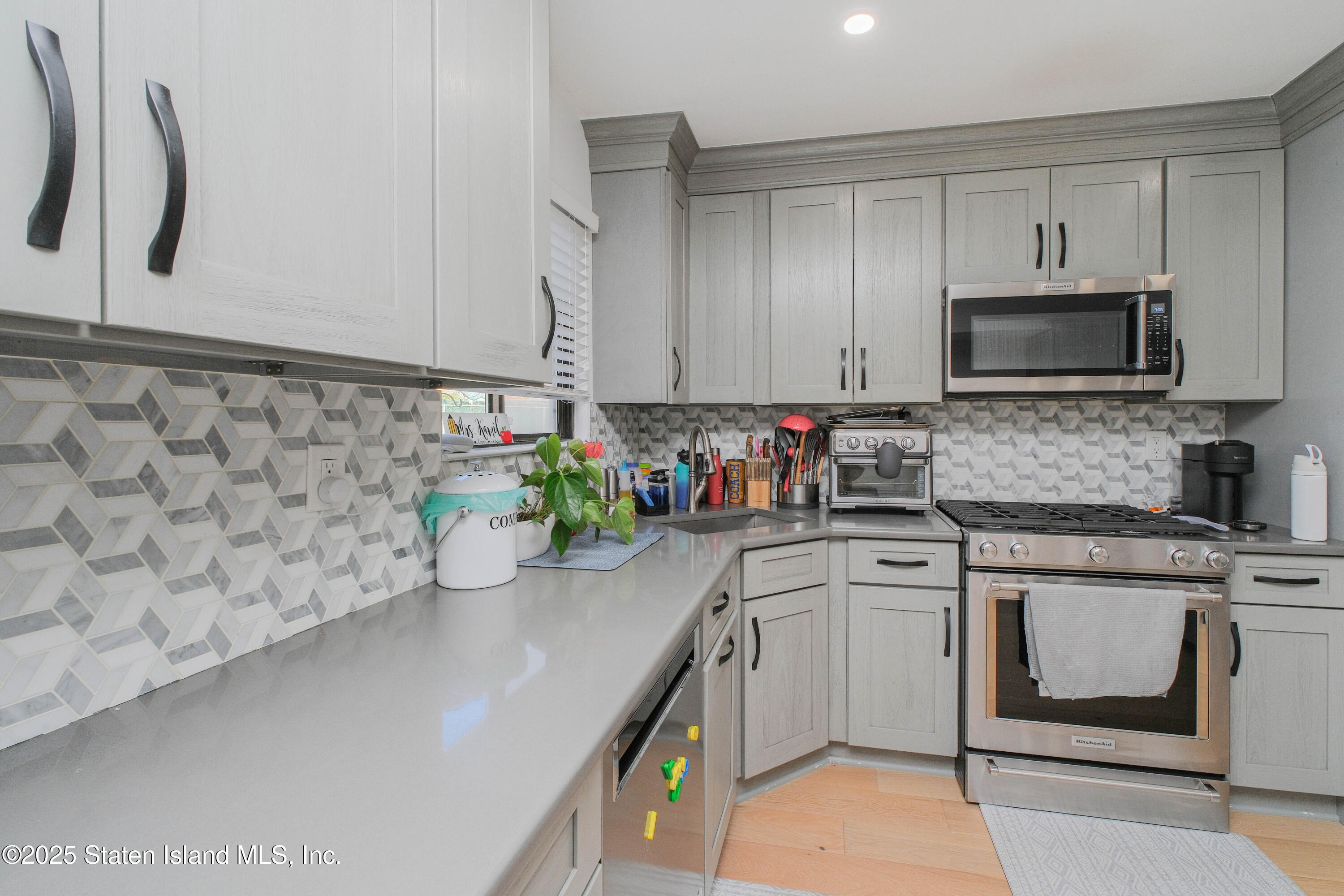 9 Rolling Hill Green, Staten Island, NY, 10312 image 15