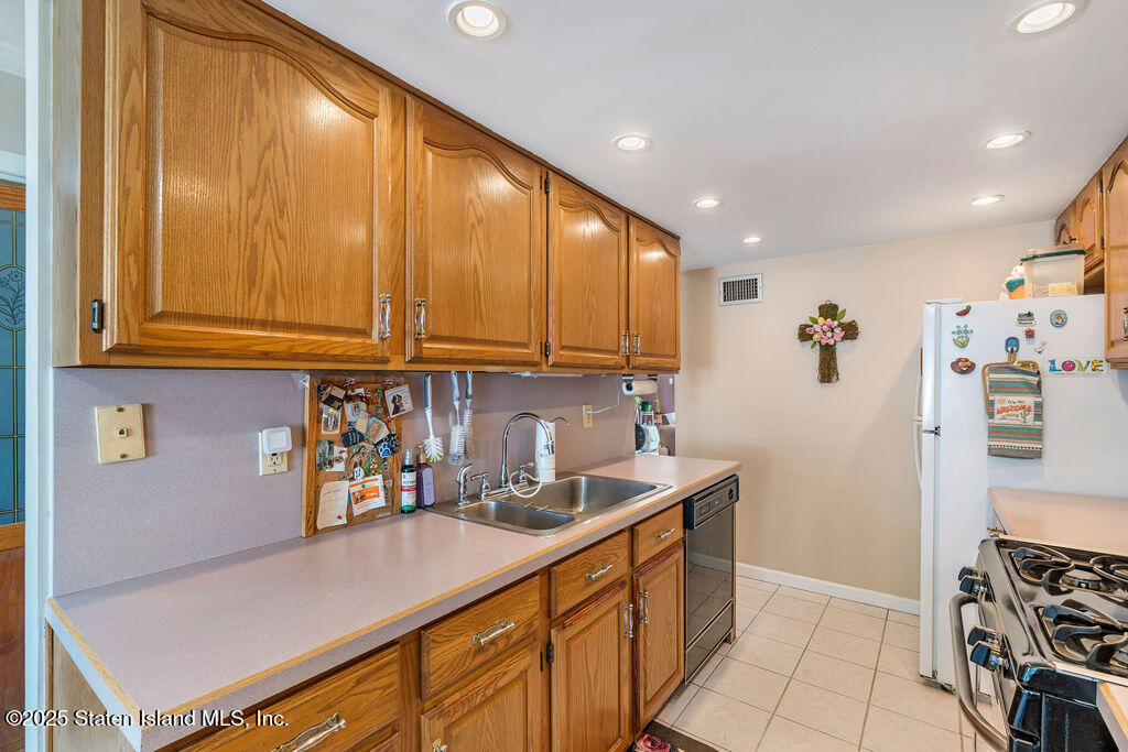 234 Dover Green, Staten Island, NY, 10312 image 8