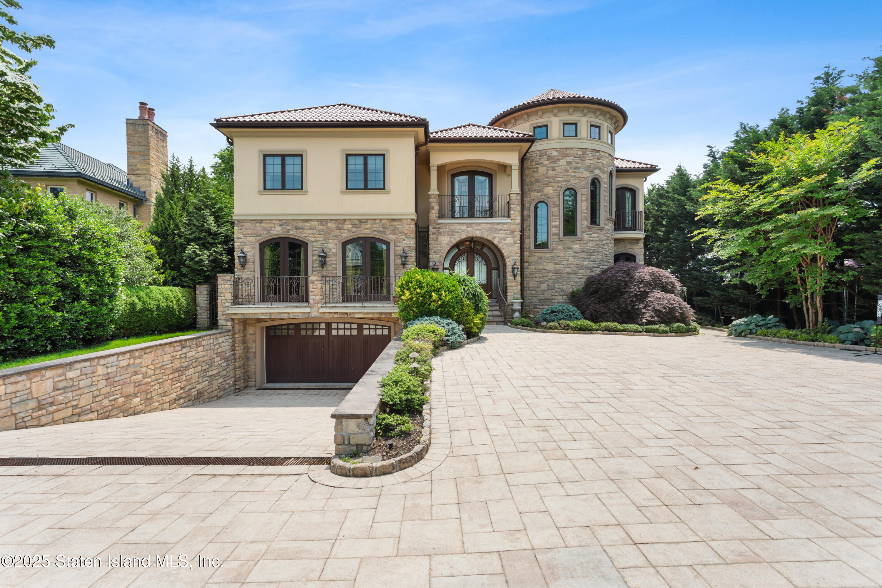 40 Wakefield Road Image 1