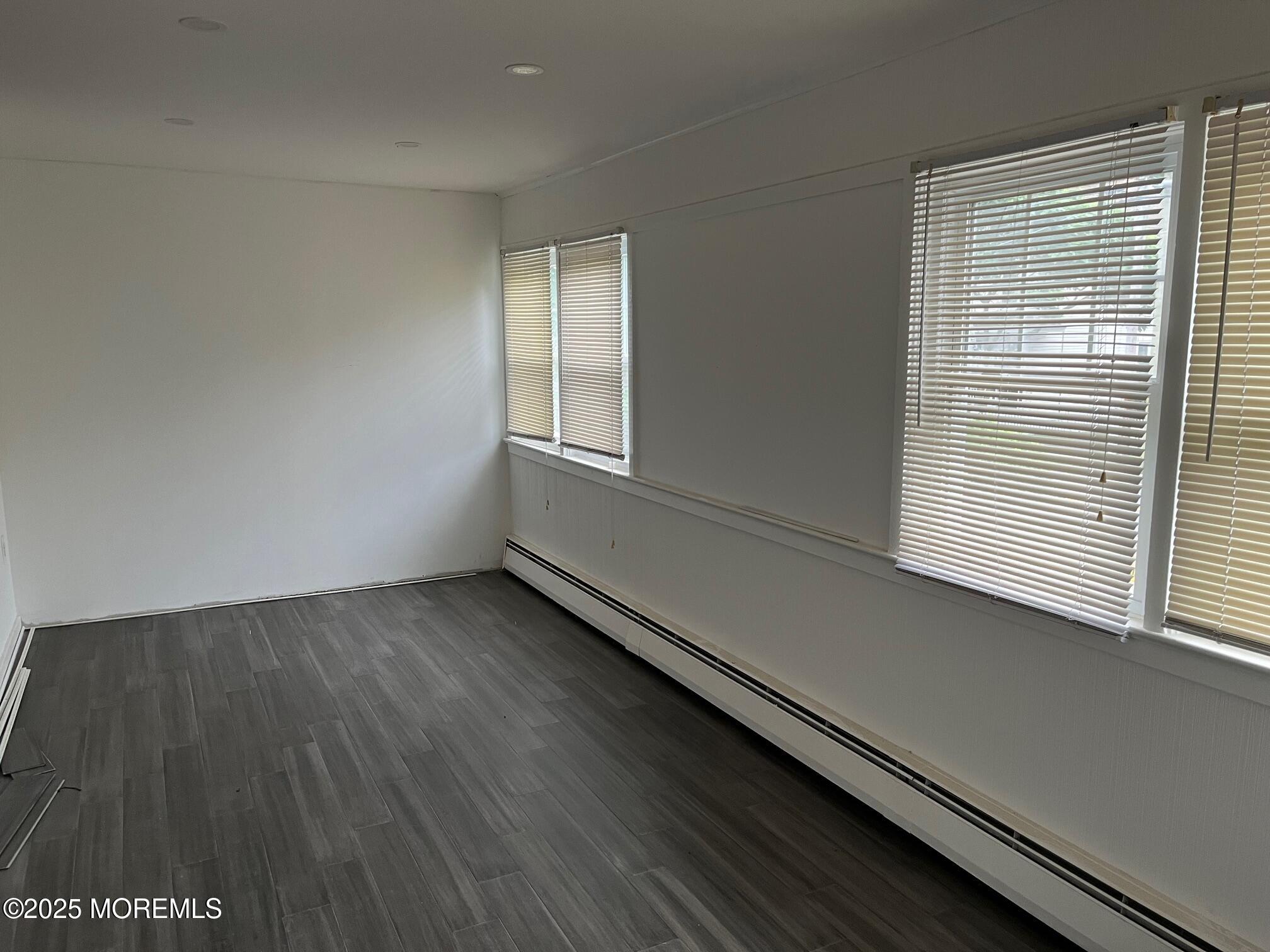 724 W Bay Avenue Image 2