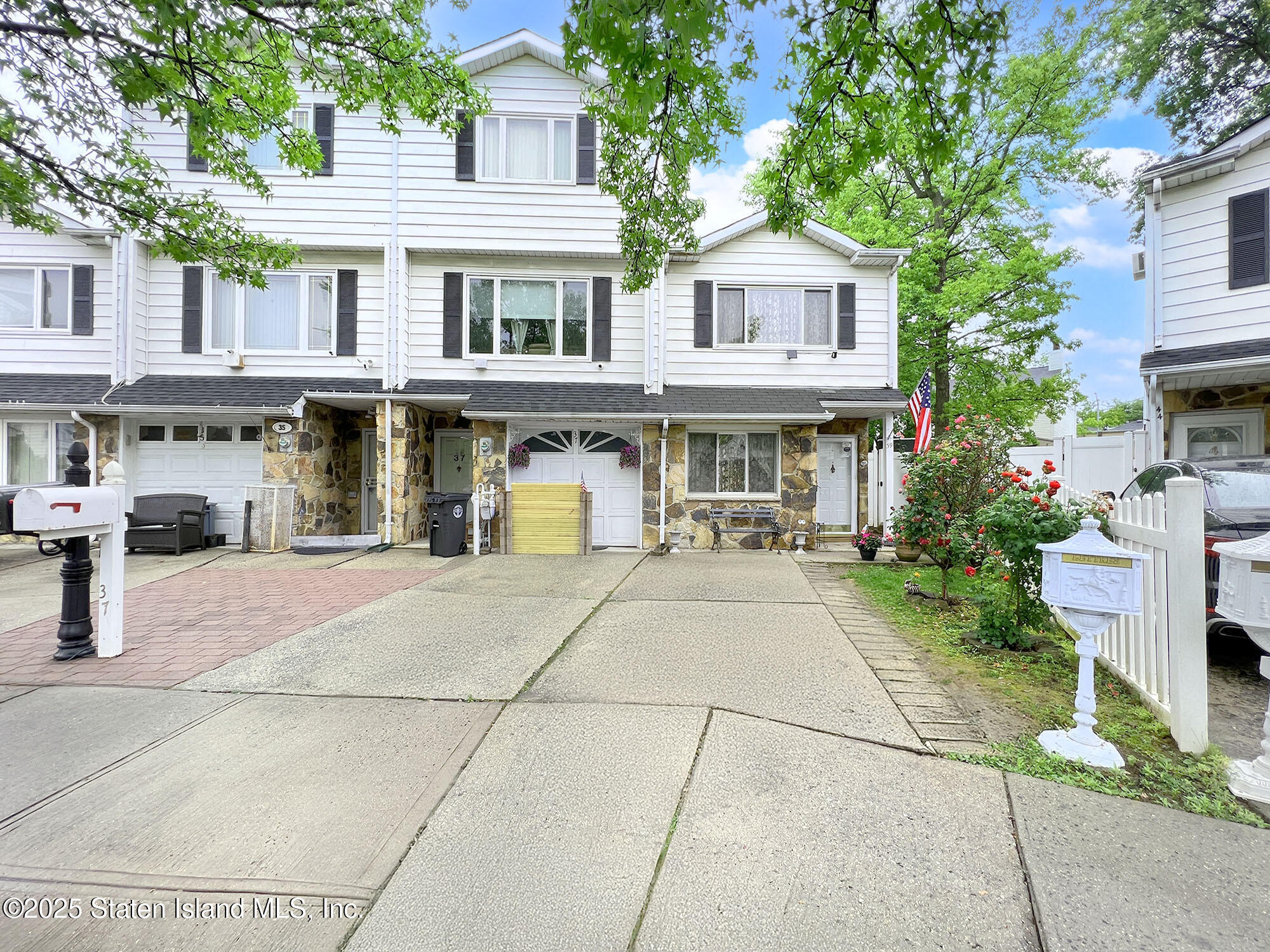 39 Poets Circle Image 1