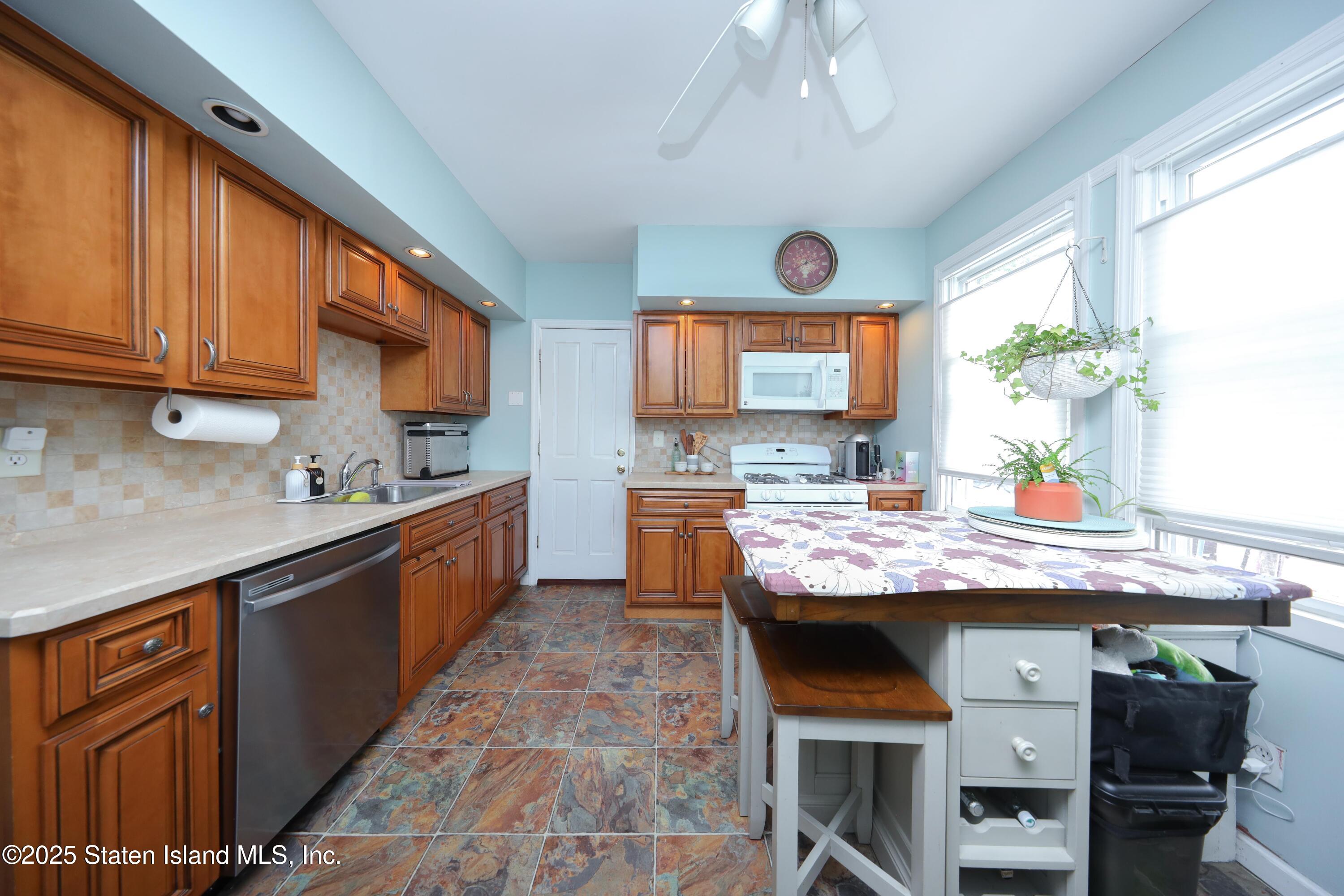 14 Joan Place, Staten Island, NY, 10314 image 11