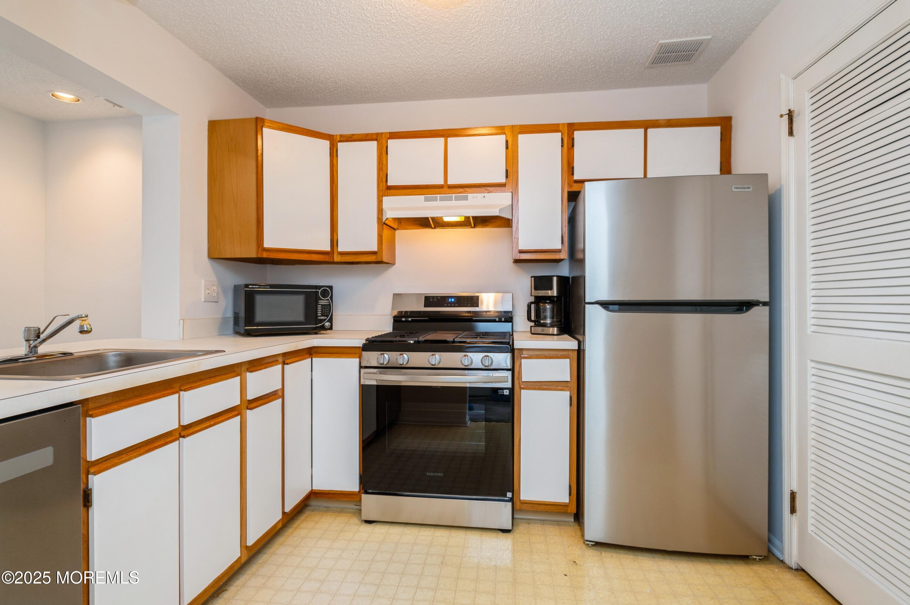 4 Richmond Court, Tinton Falls, NJ, 07712 image 11