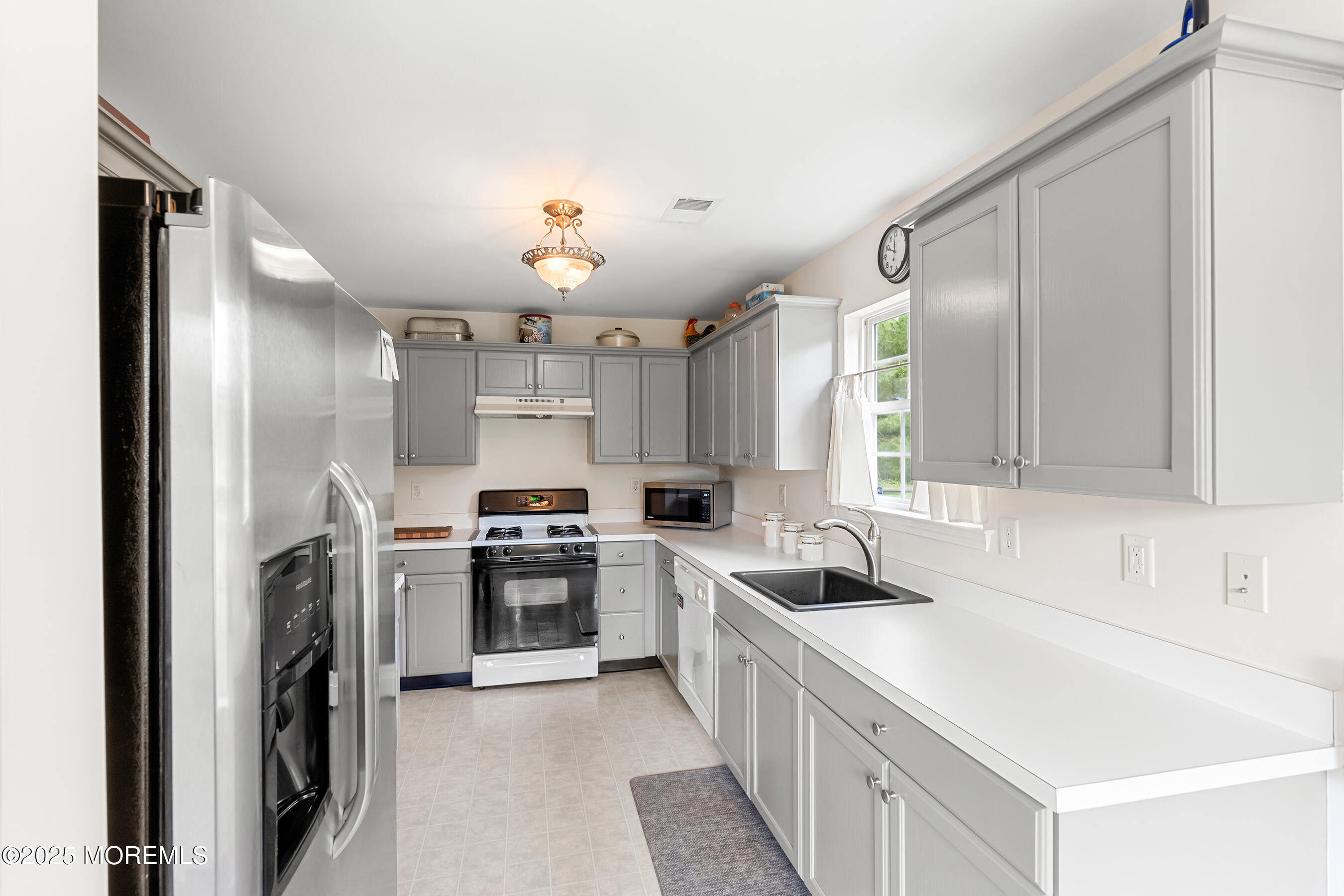 1 Maywood Run, Tinton Falls, NJ, 07753 image 12