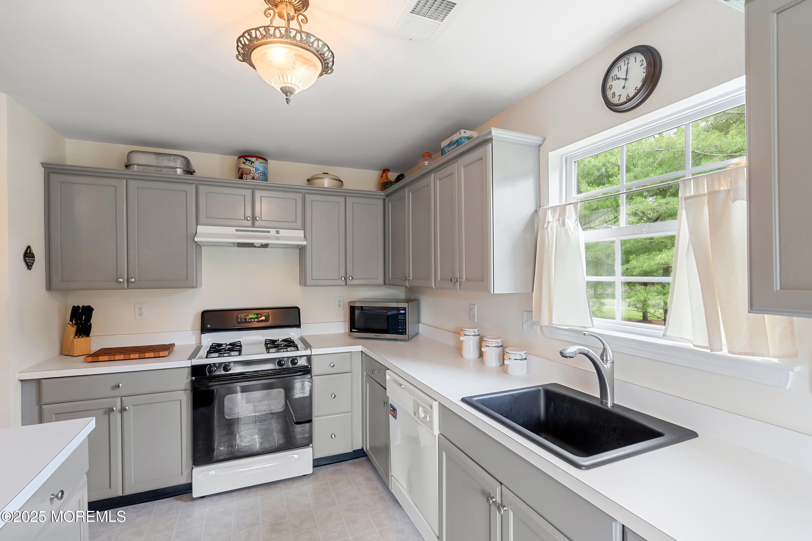1 Maywood Run, Tinton Falls, NJ, 07753 image 14
