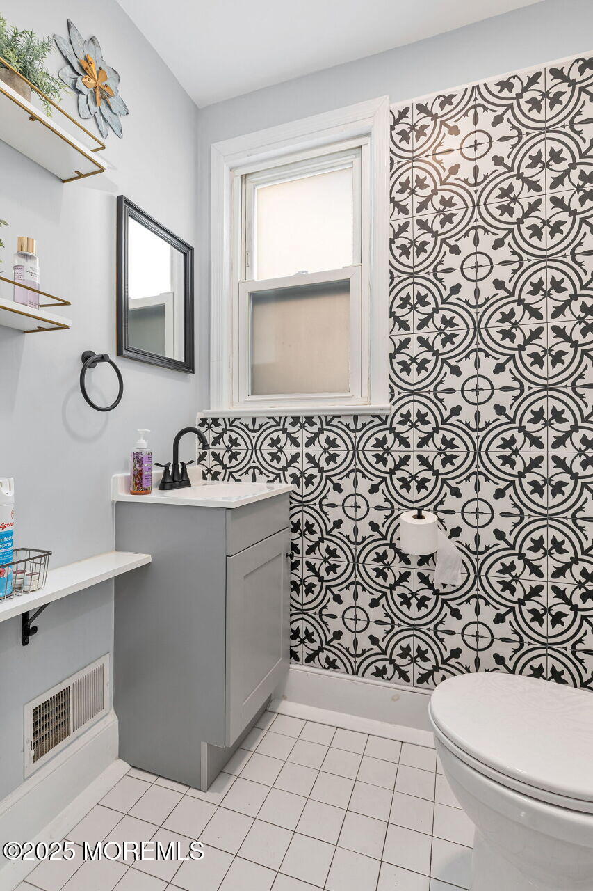 51 Oakland Street, Red Bank, NJ, 07701 image 17