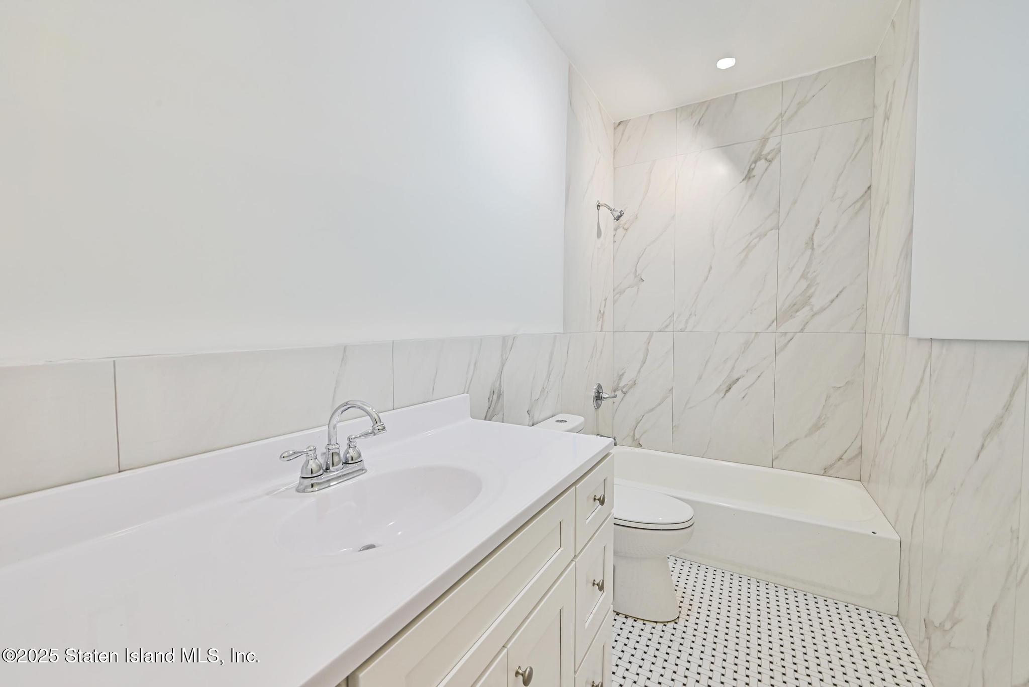 1380 Clove Road, Staten Island, NY, 10301 image 21