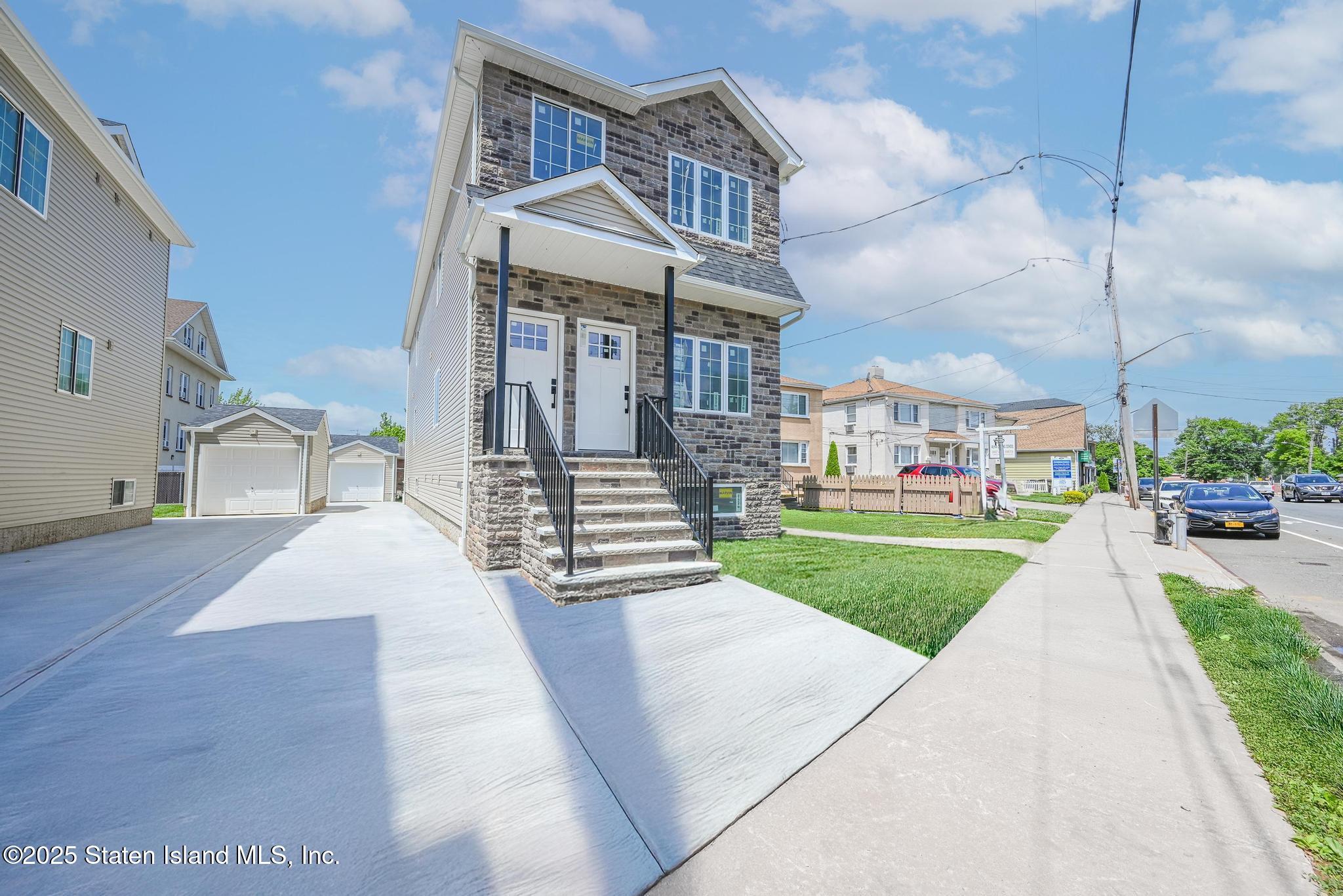1380 Clove Road Image 1
