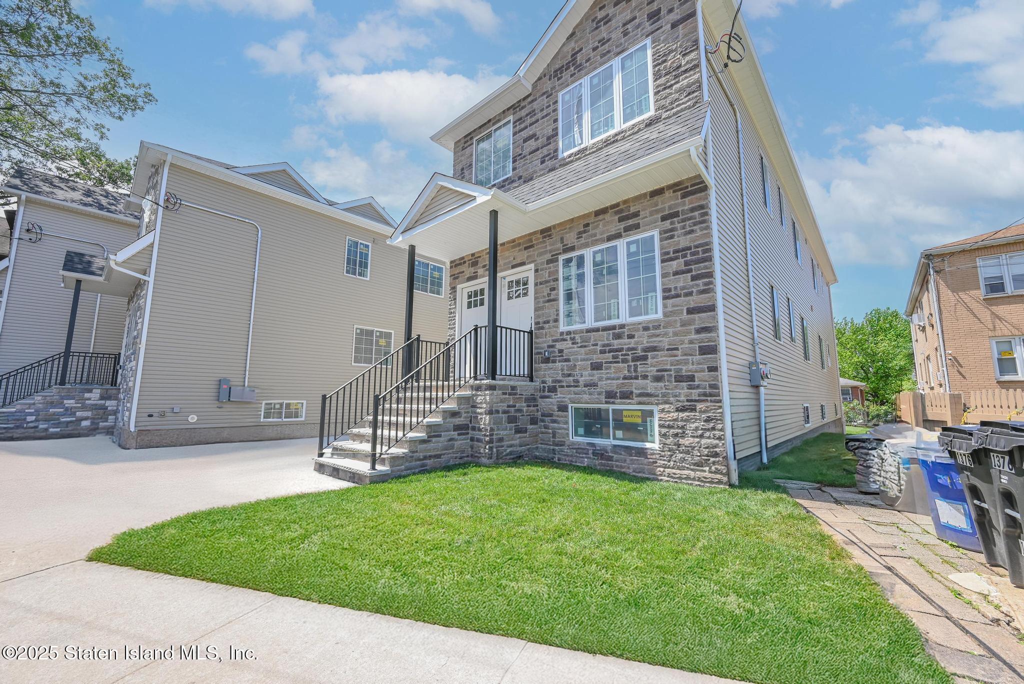 1380 Clove Road Image 3