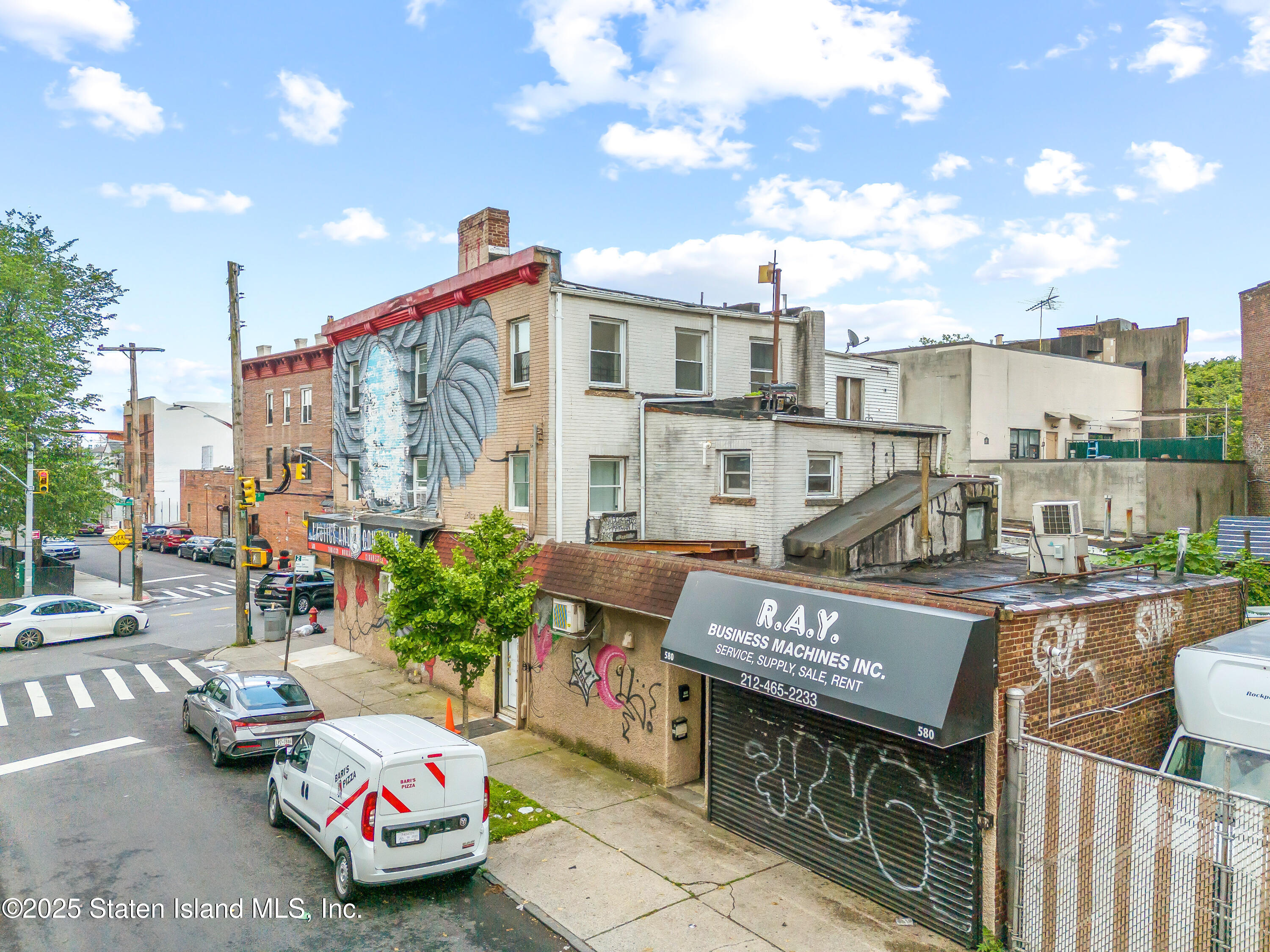 580 Bay Street Image 3