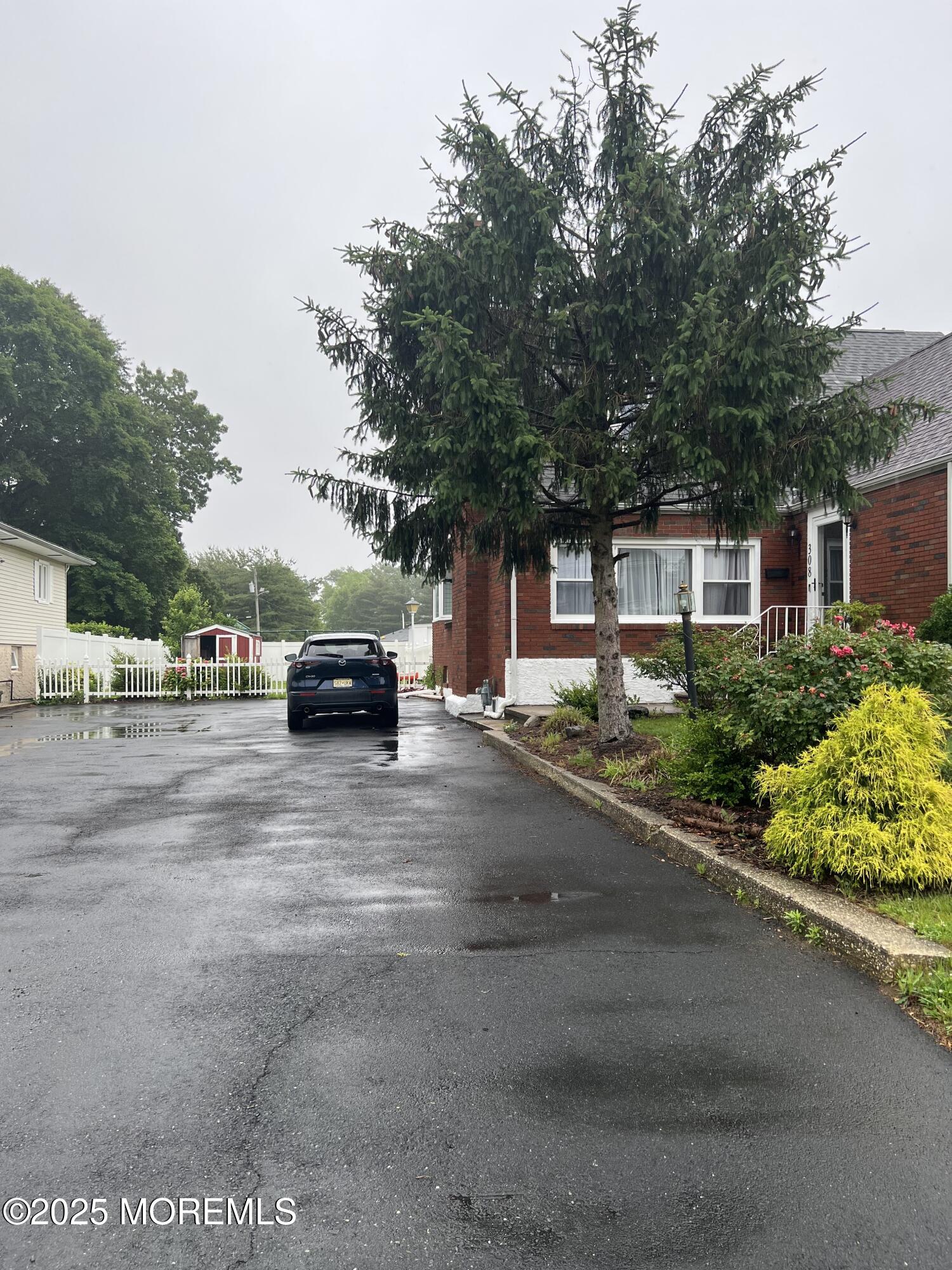 308 Myrtle Street Image 3