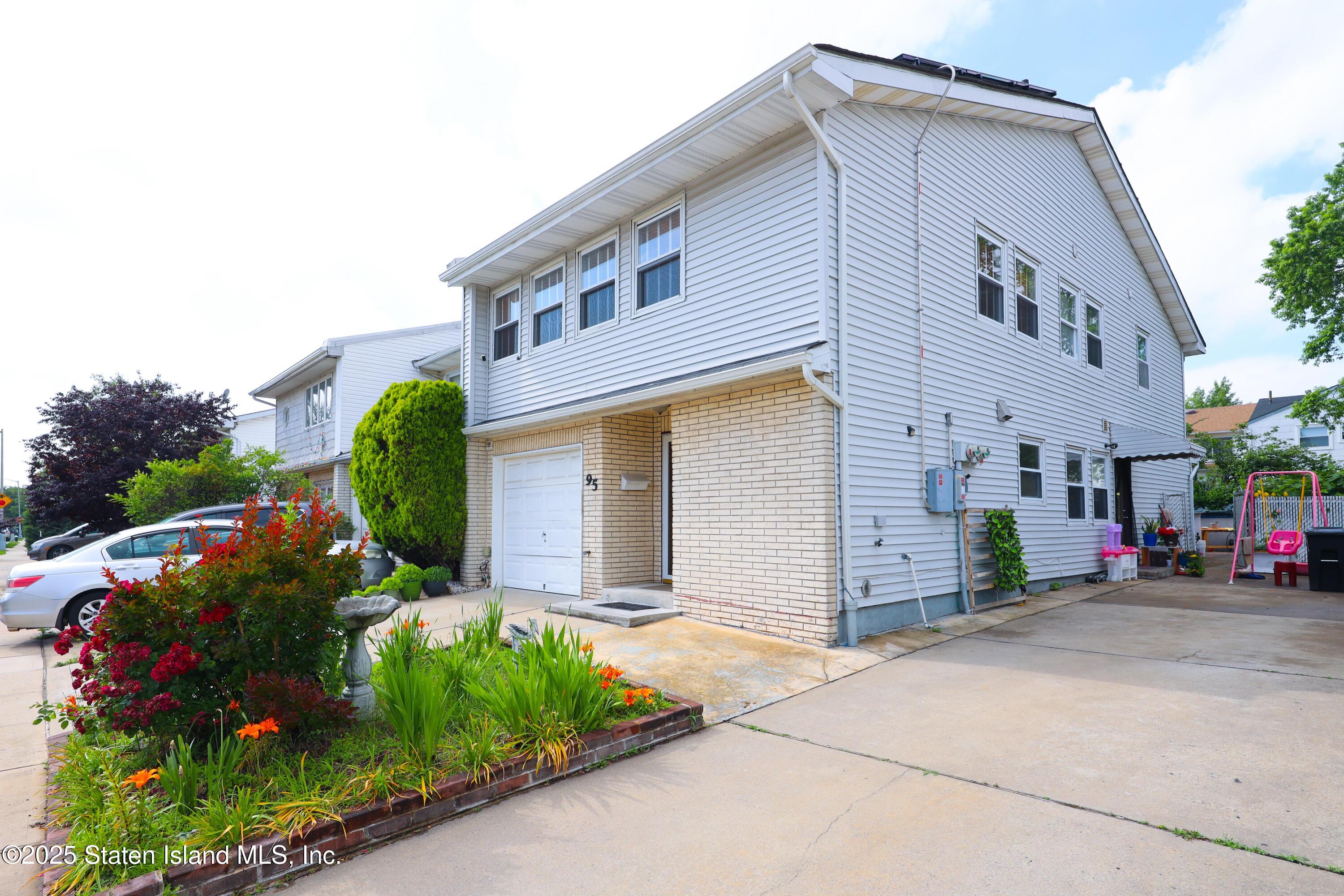 95 Regis Drive Image 2