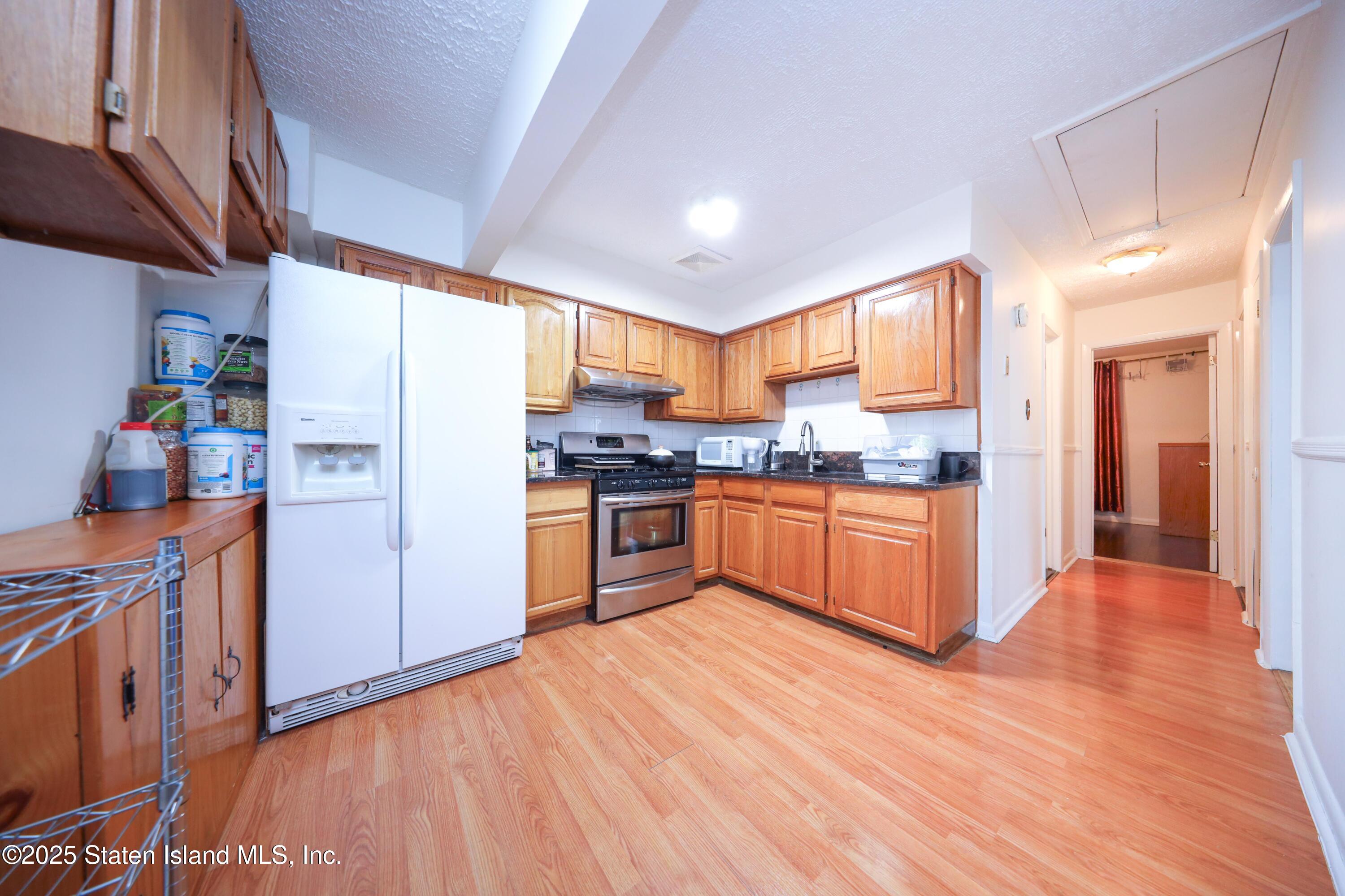 95 Regis Drive, Staten Island, NY, 10314 image 8
