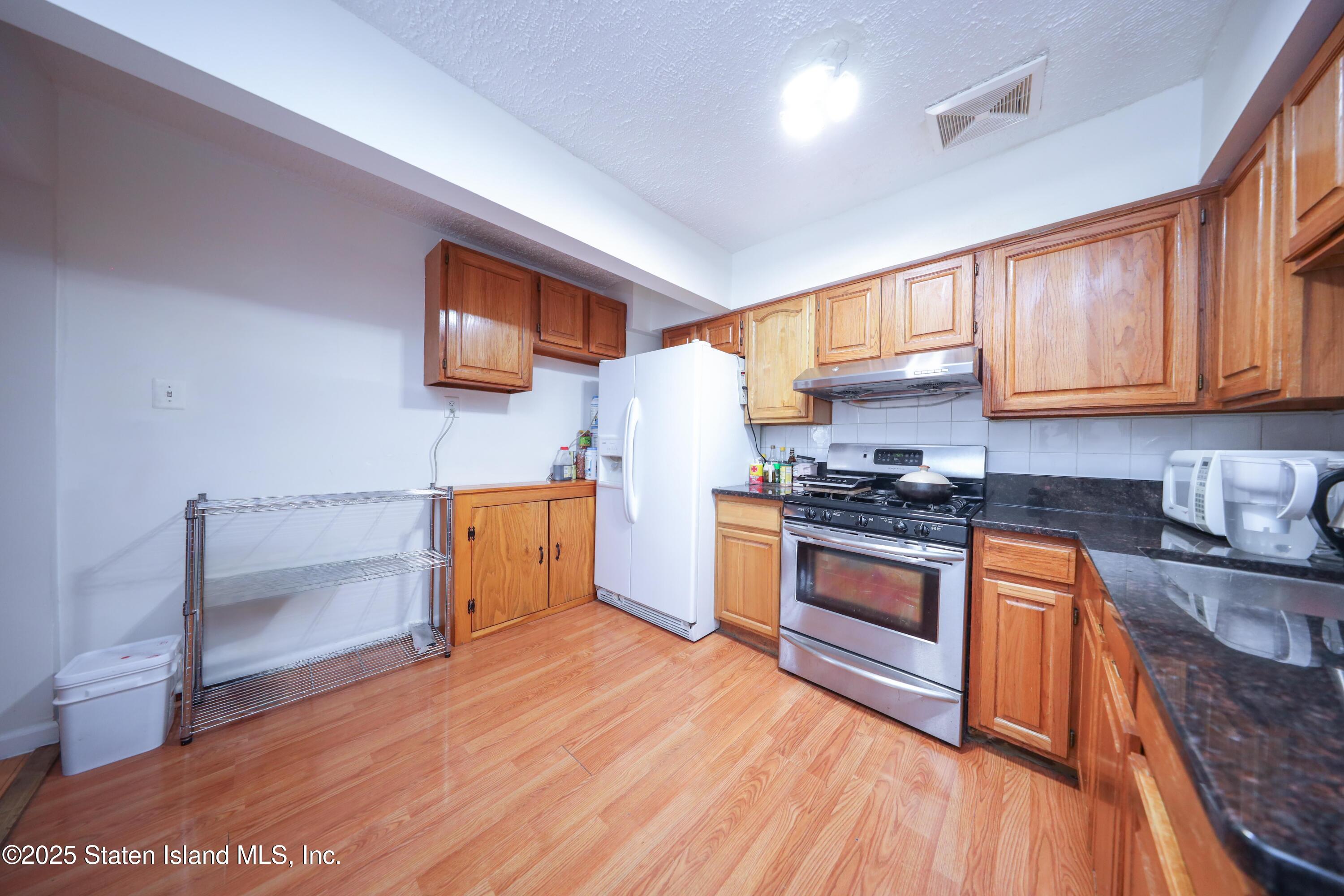 95 Regis Drive, Staten Island, NY, 10314 image 9