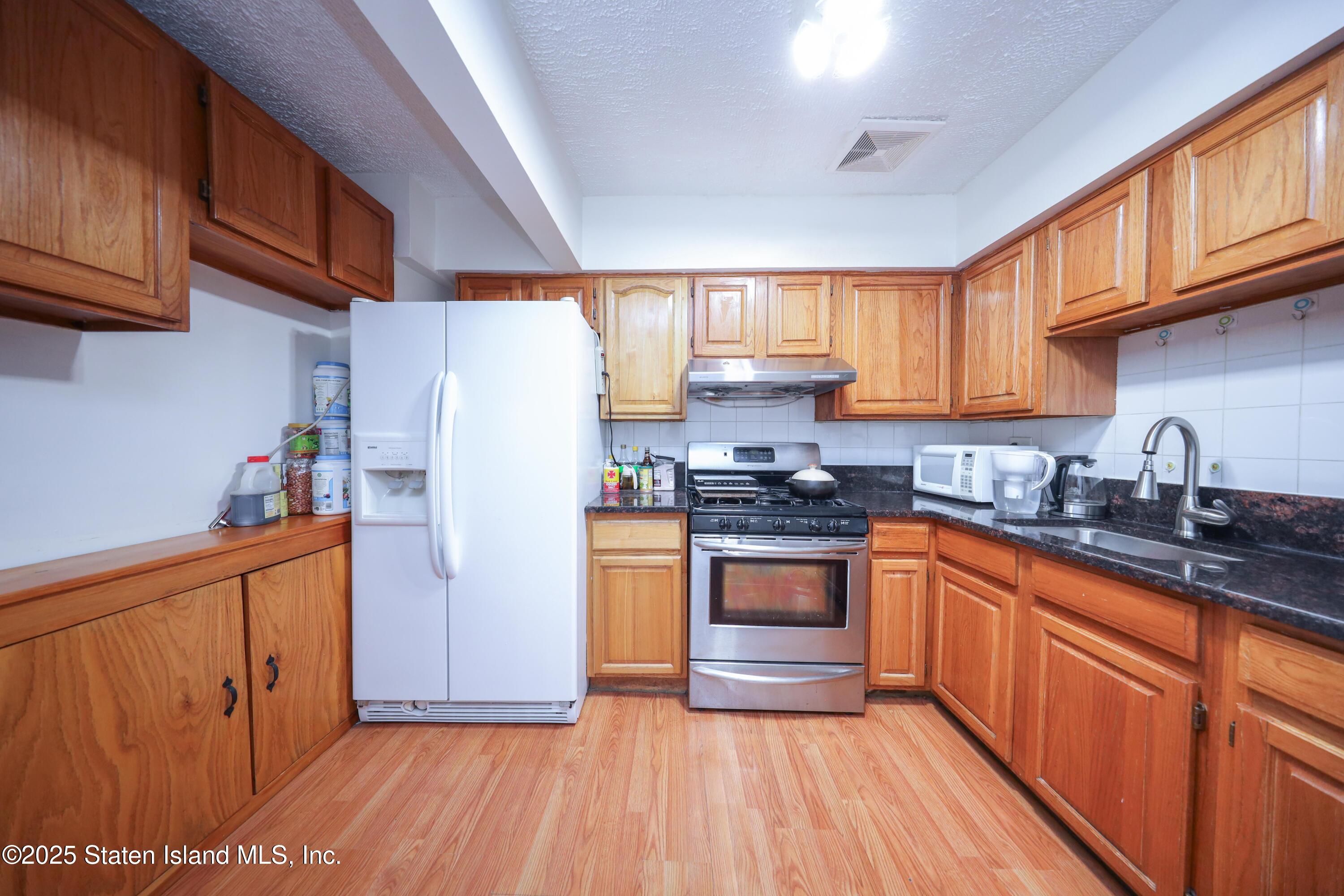 95 Regis Drive, Staten Island, NY, 10314 image 10