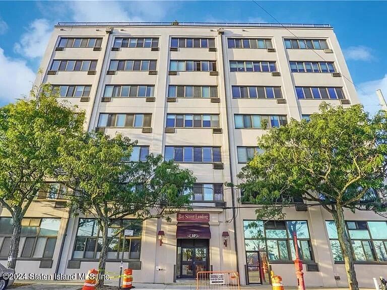 10 Bay Street Landing 2l Image 1