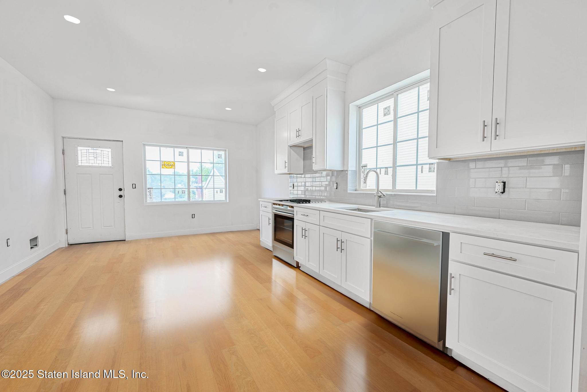 1384 Clove Road, Staten Island, NY, 10301 image 7