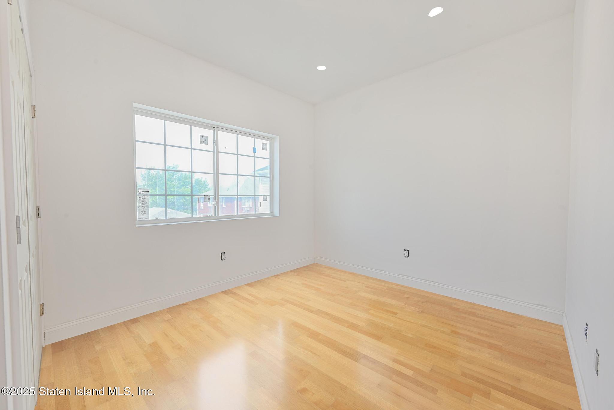 1384 Clove Road, Staten Island, NY, 10301 image 10