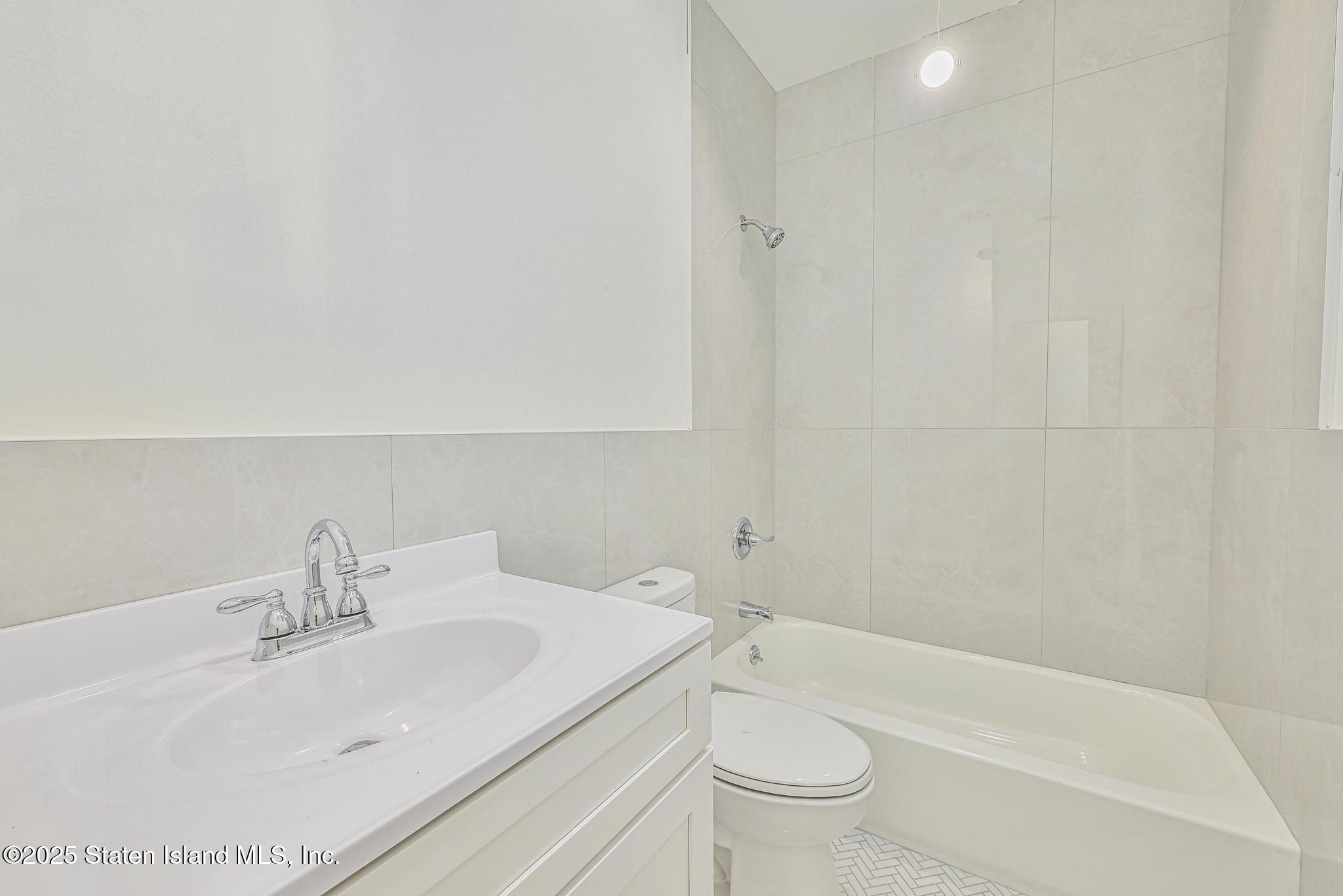 1384 Clove Road, Staten Island, NY, 10301 image 12