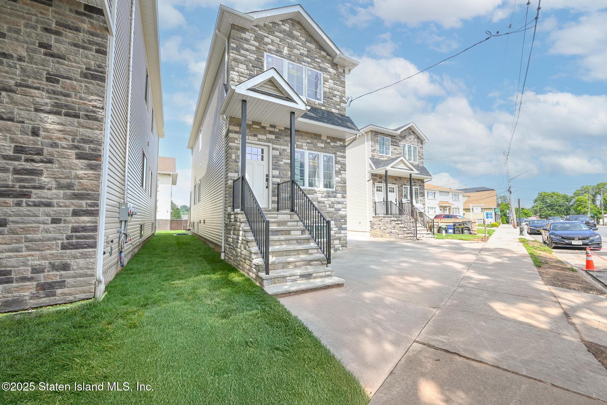 1384 Clove Road Image 2