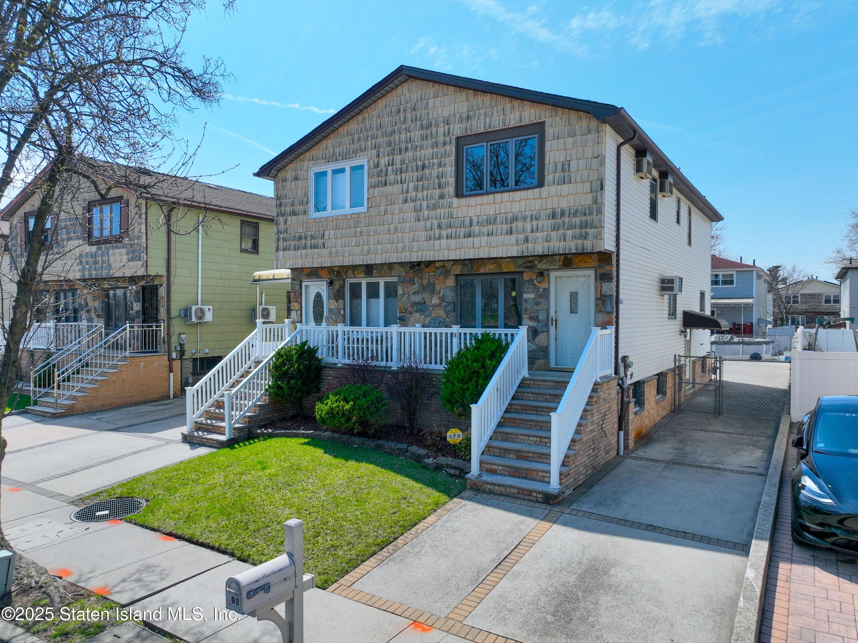 18 Rowan Avenue Image 2