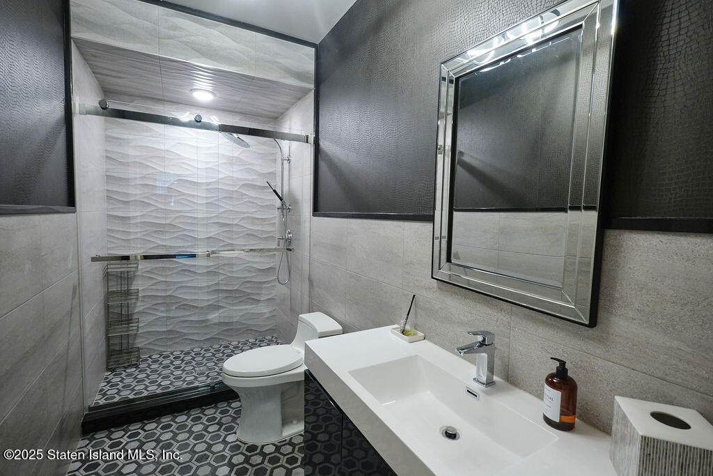 185 Radcliff Road, Staten Island, NY, 10305 image 32