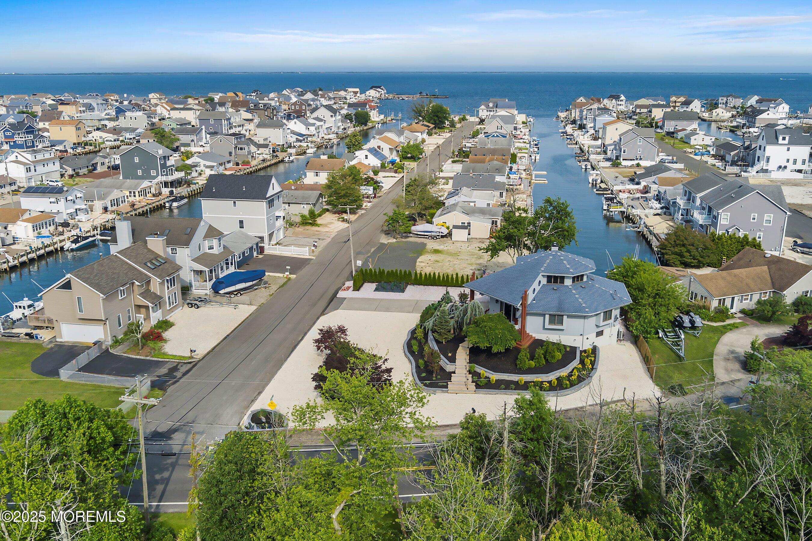 1025 Bayview Avenue Image 5