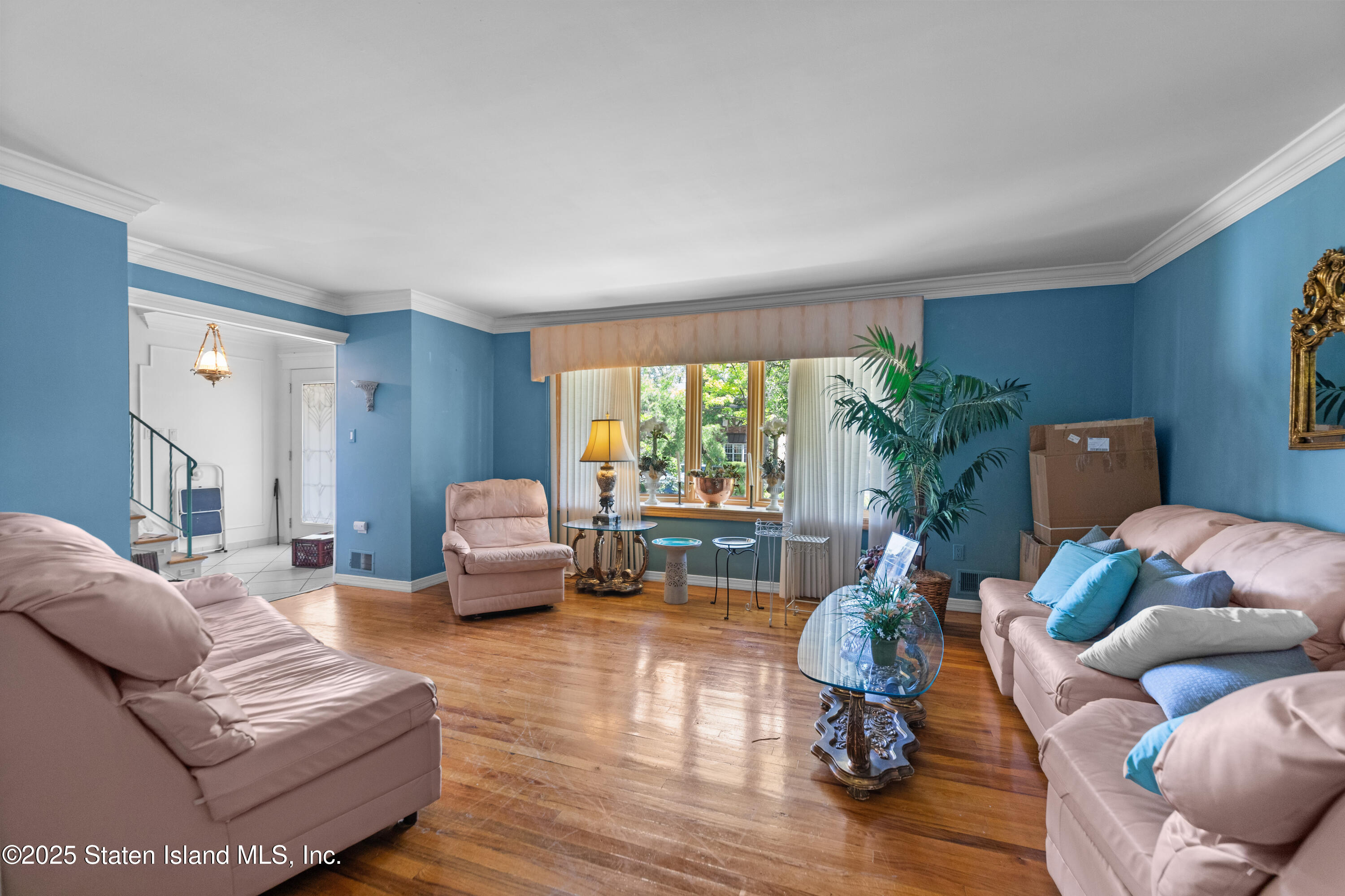 835 Ionia Avenue Image 4