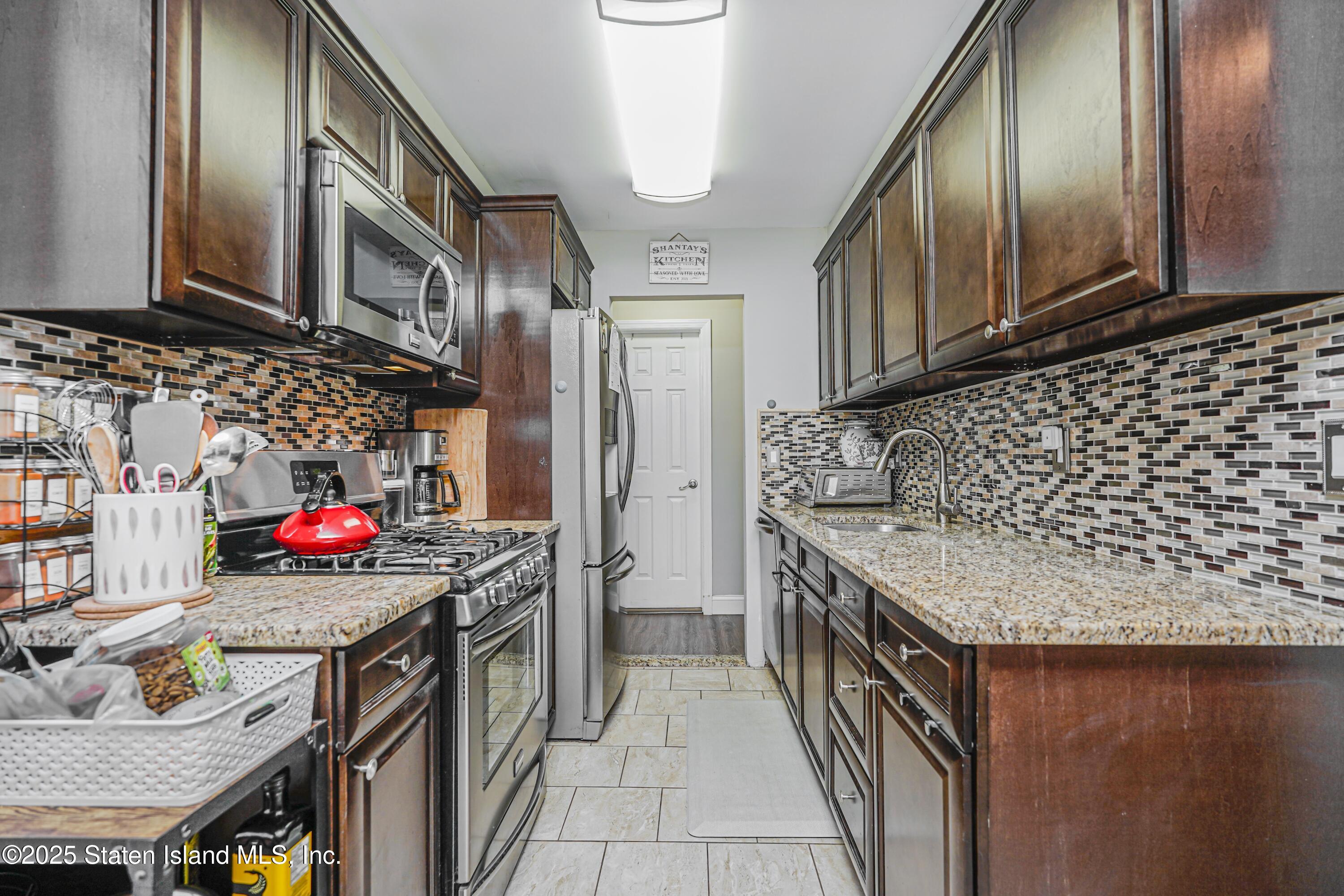 170 Devon Loop 3, Staten Island, NY, 10314 image 10