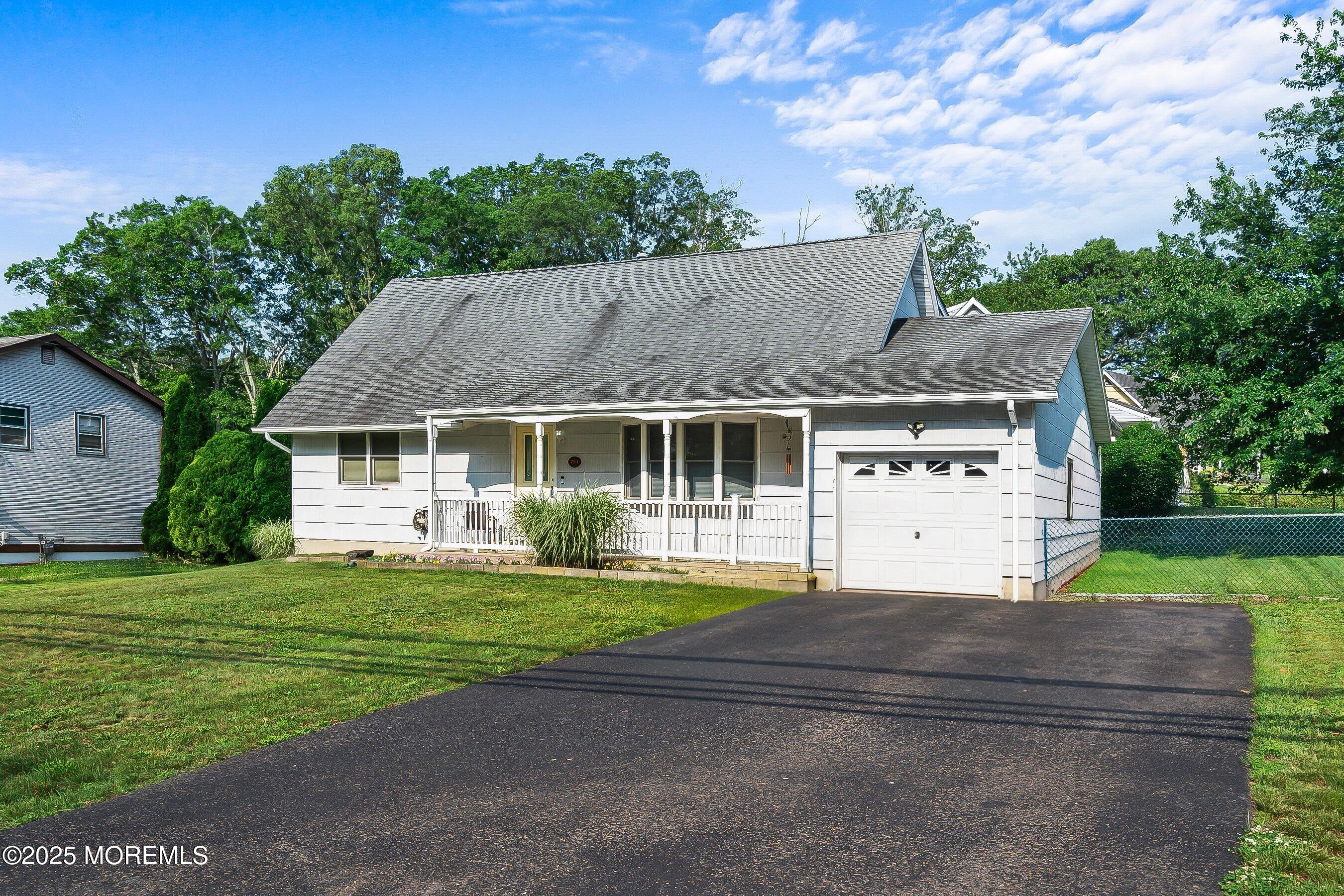 780 Vaughn Avenue Image 2