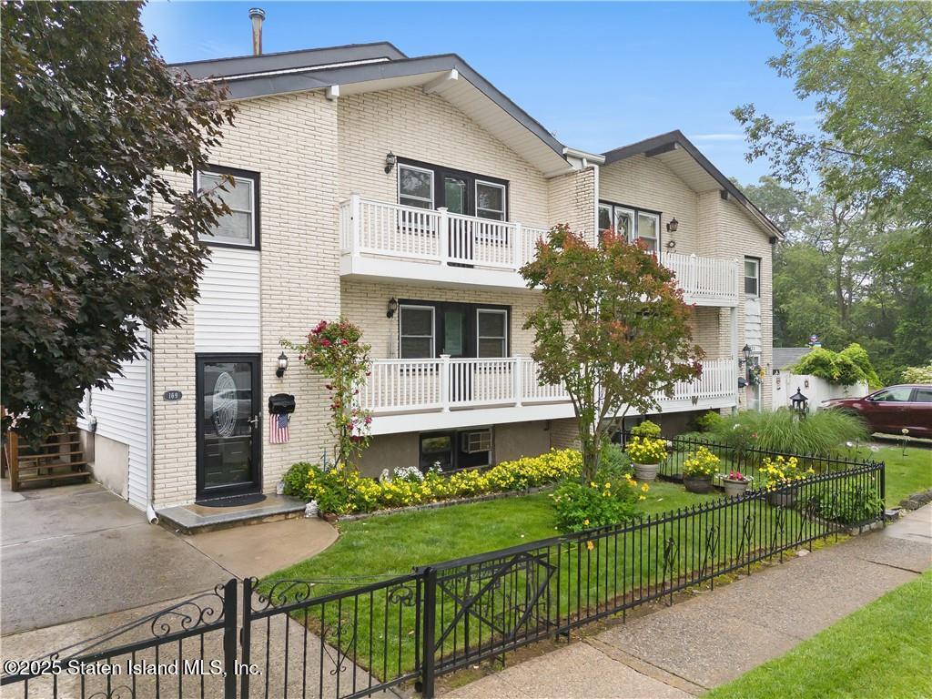 169 Redgrave Avenue Image 1
