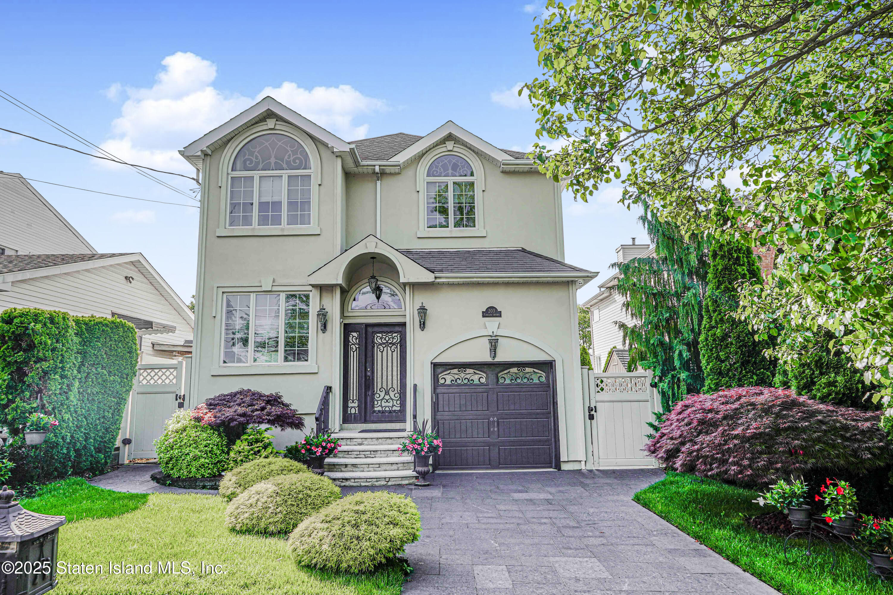 203 Vineland Avenue Image 2