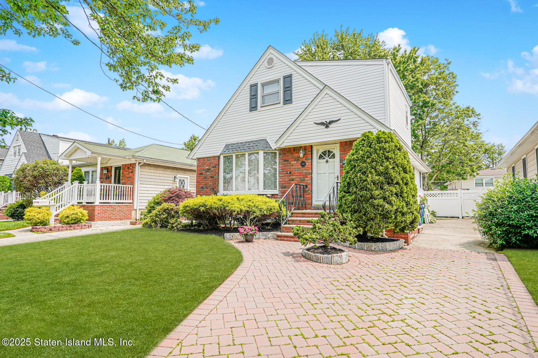 243 Seidman Avenue Image 3