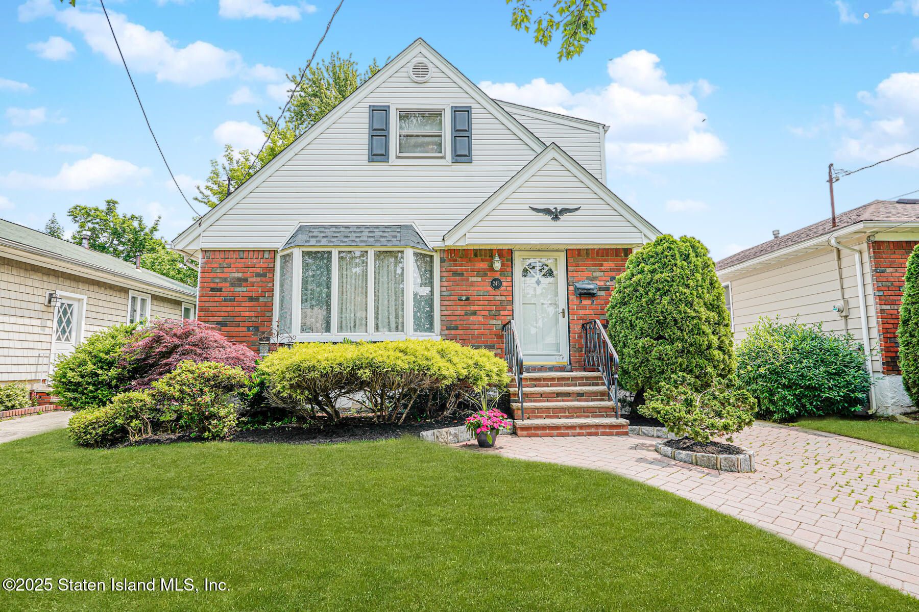 243 Seidman Avenue Image 2