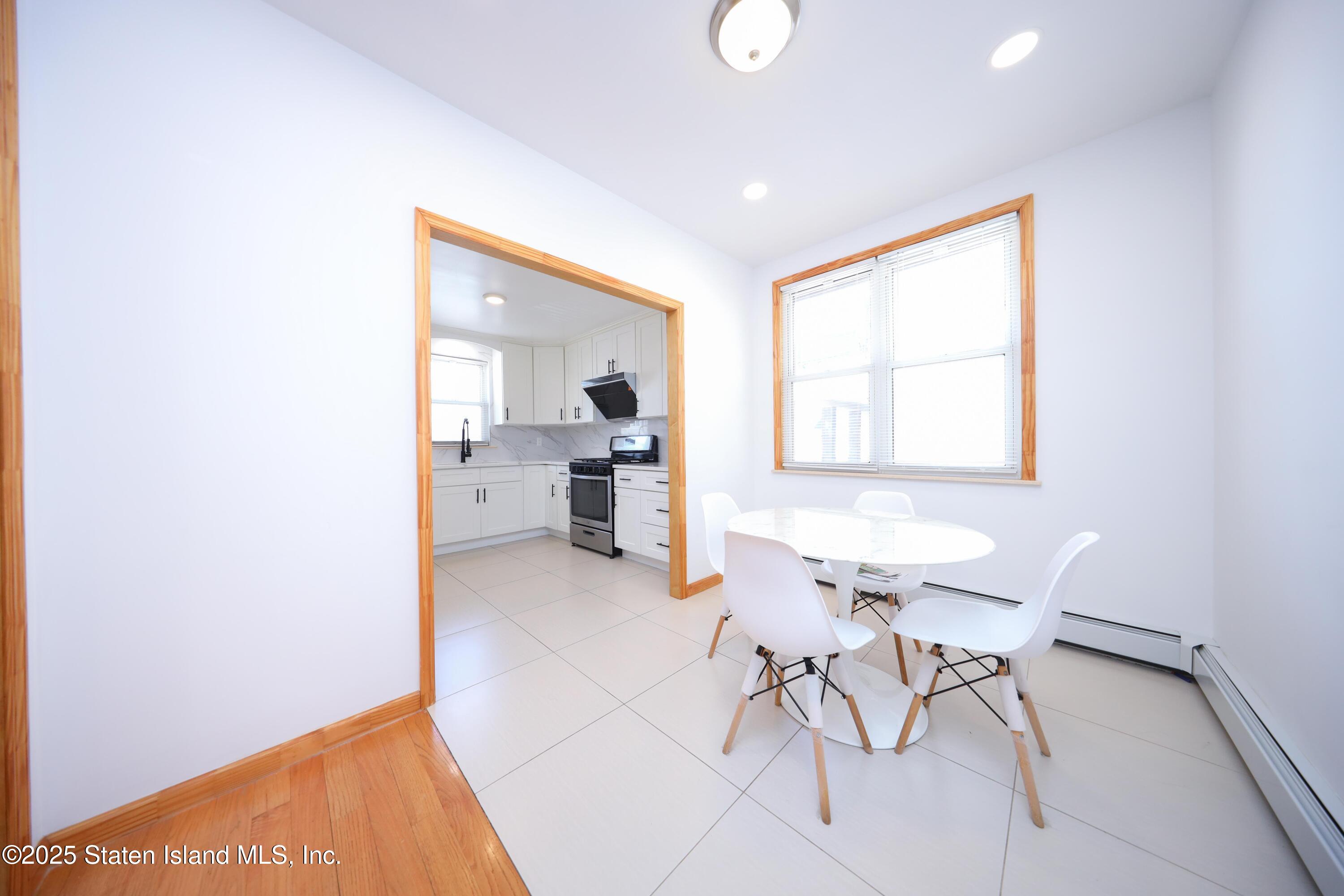 1932 Clove Road Image 5